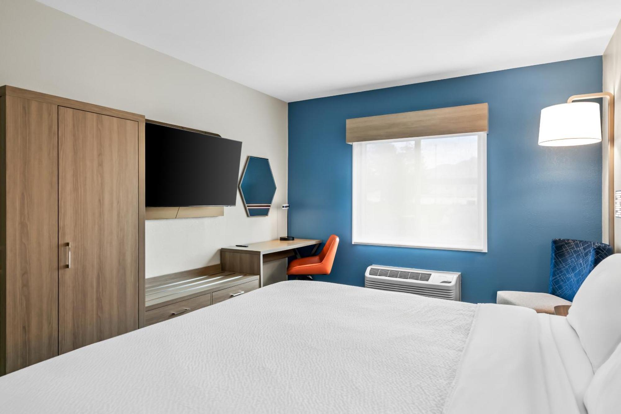 King Room with Mountain View