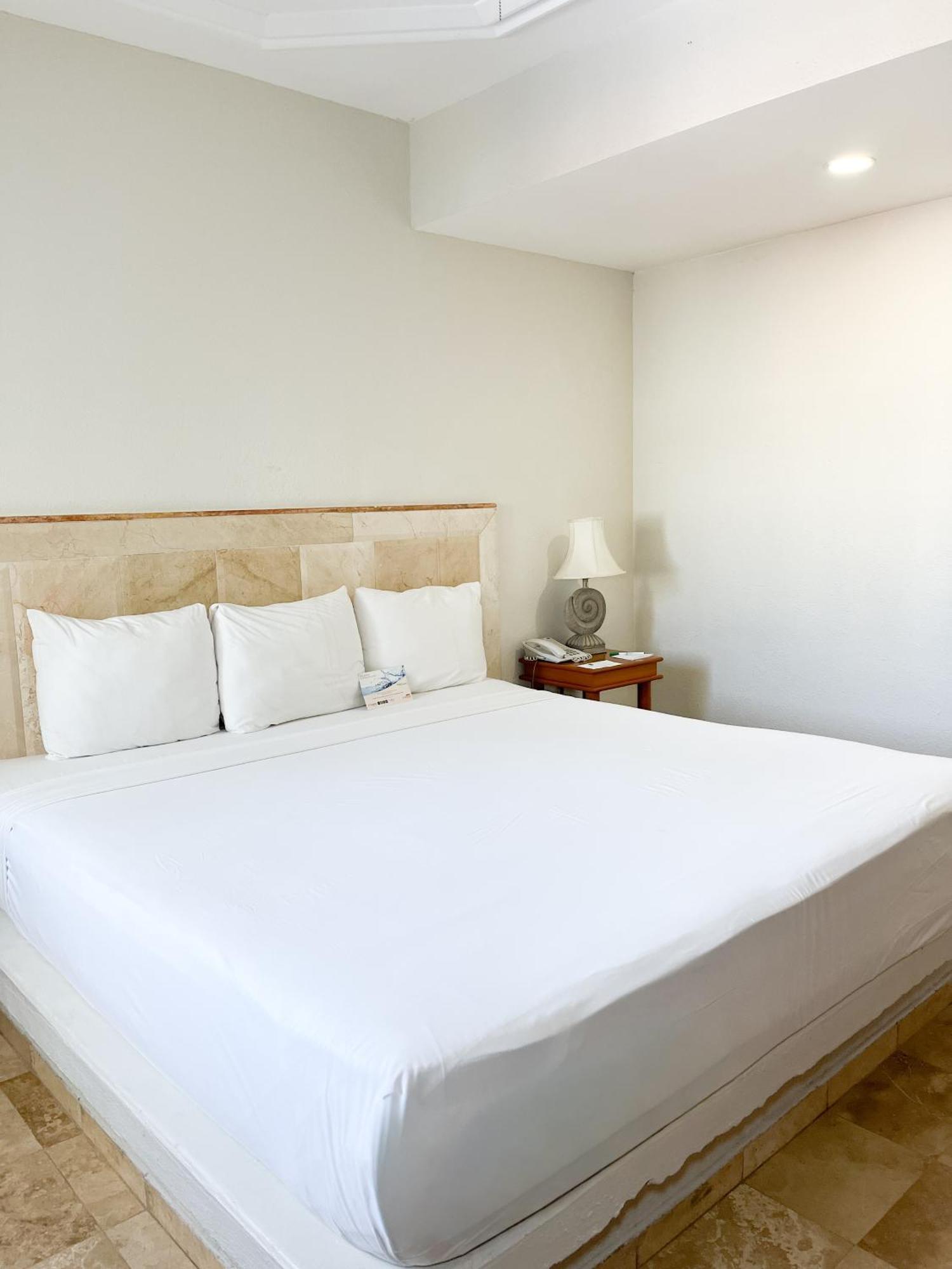 Two Double Beds Balcony,1774470124:JPEG