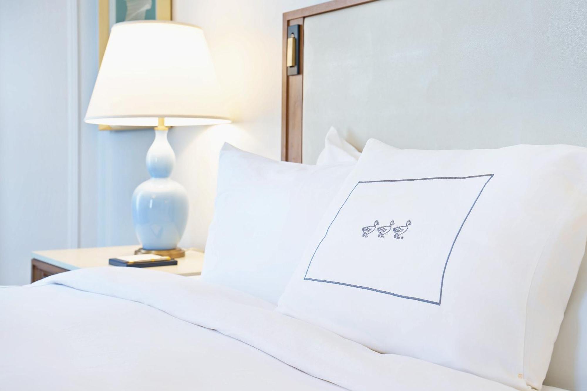 Habitación con cama grande