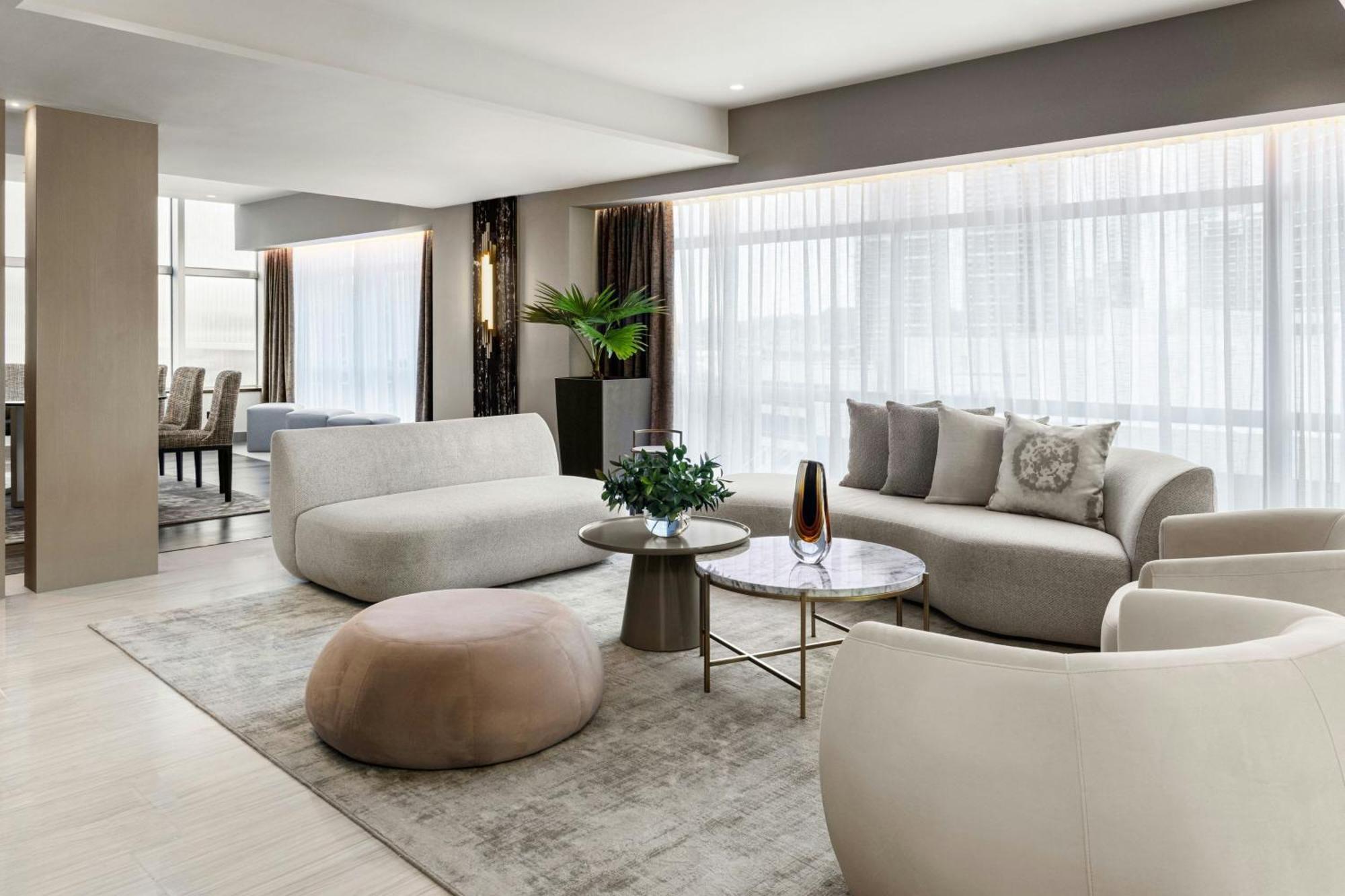 Master King Suite,1730072676:JPEG
