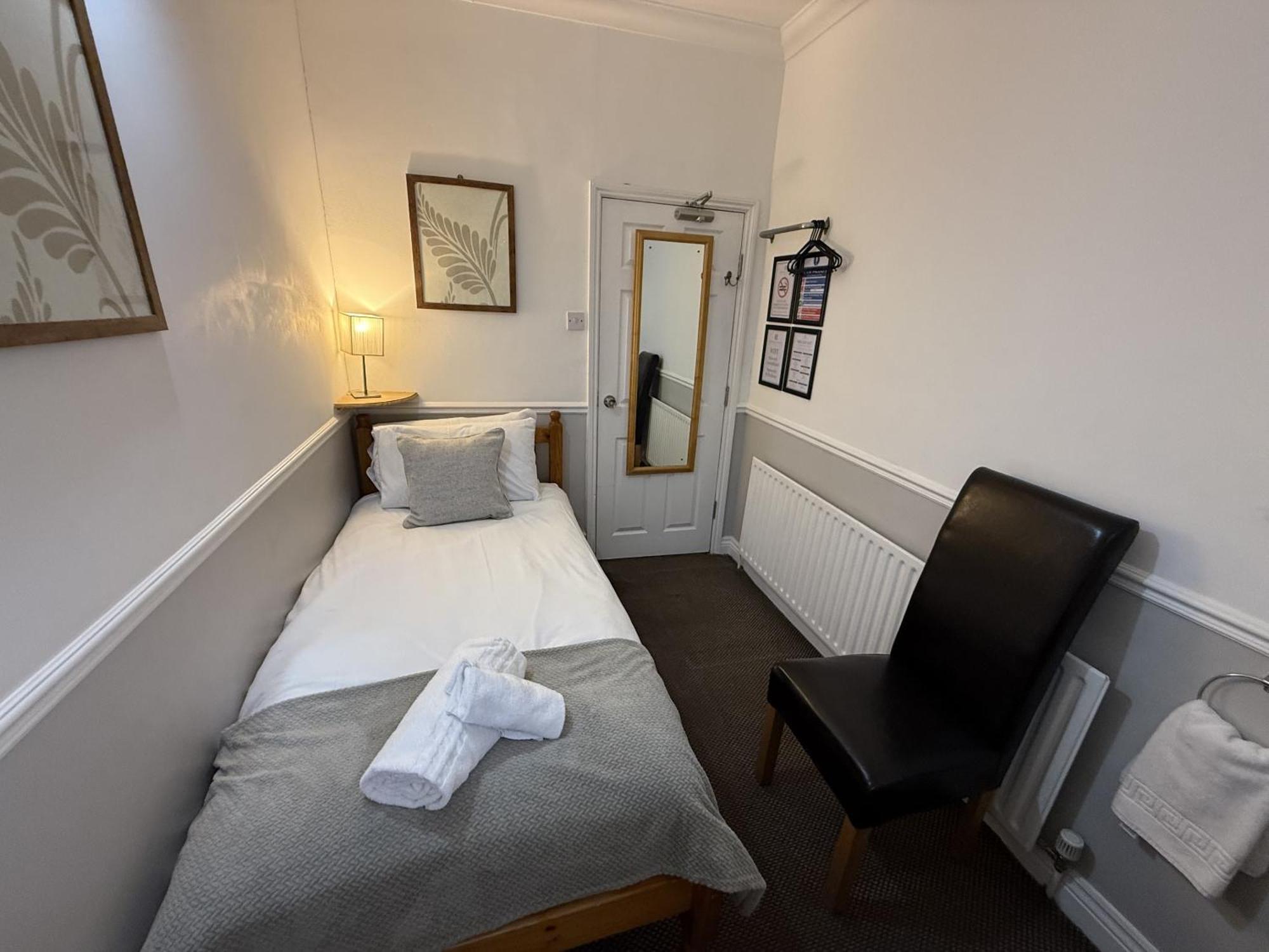 Single Room with Shared Bathroom