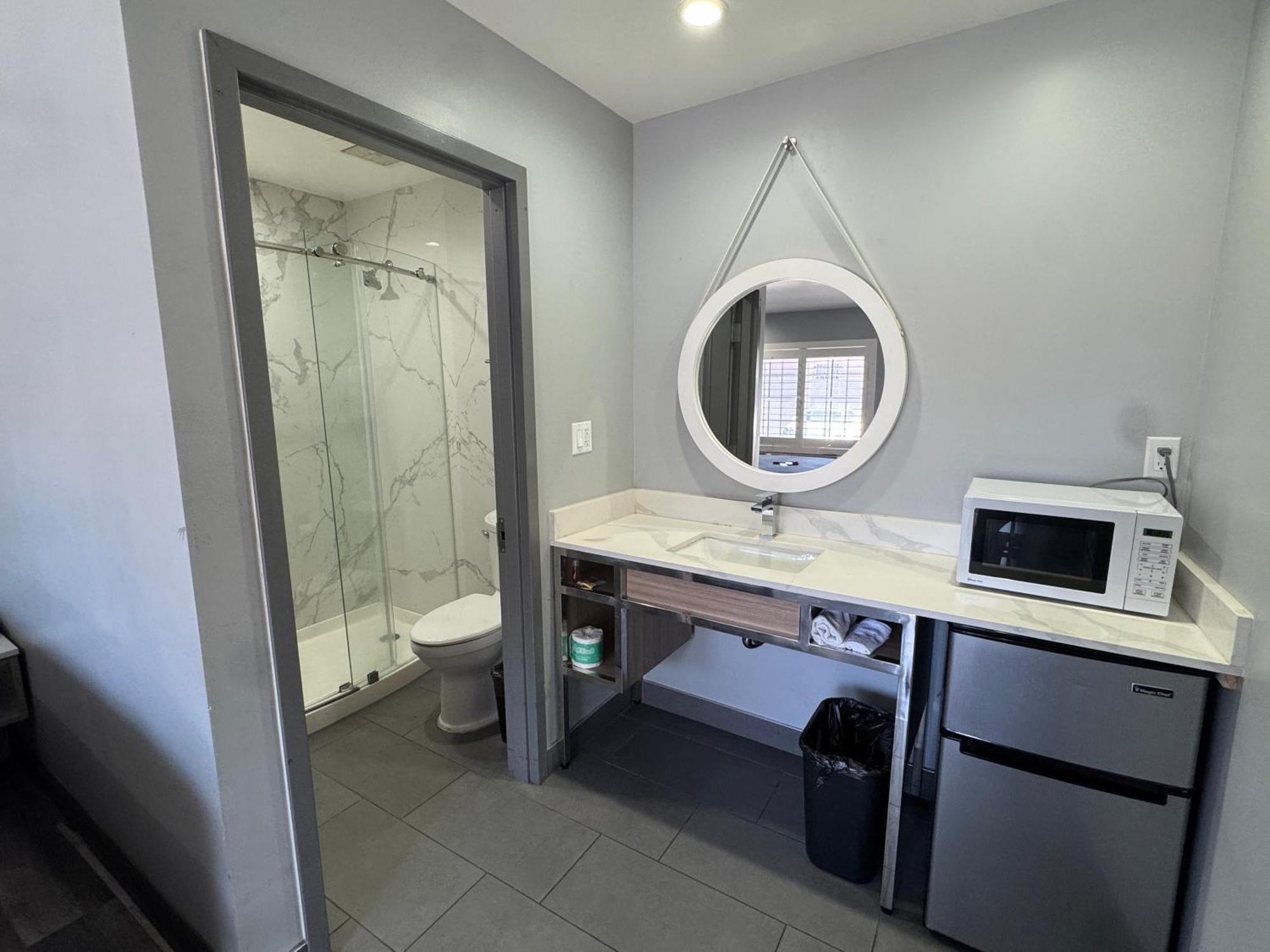 Single Room Bathroom