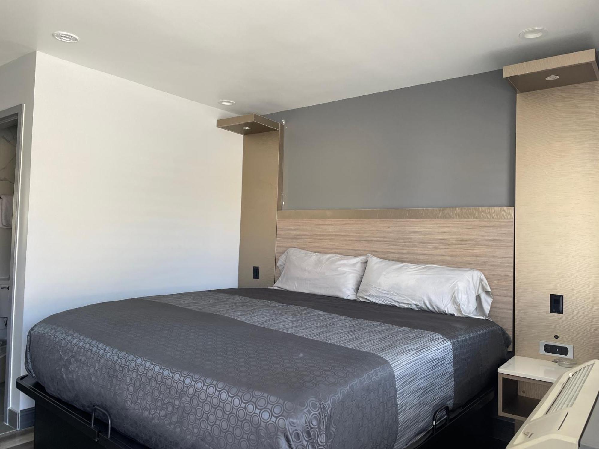 Single Room Bathroom