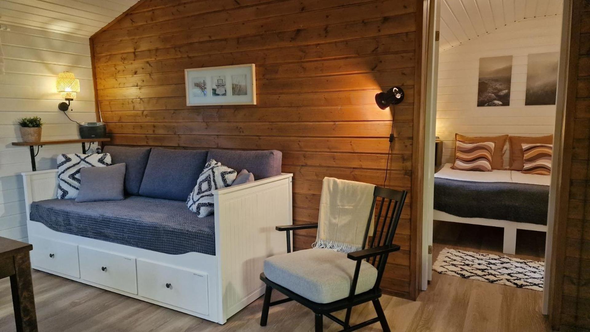 Santa Sauna & Pets Villa with private dog yard