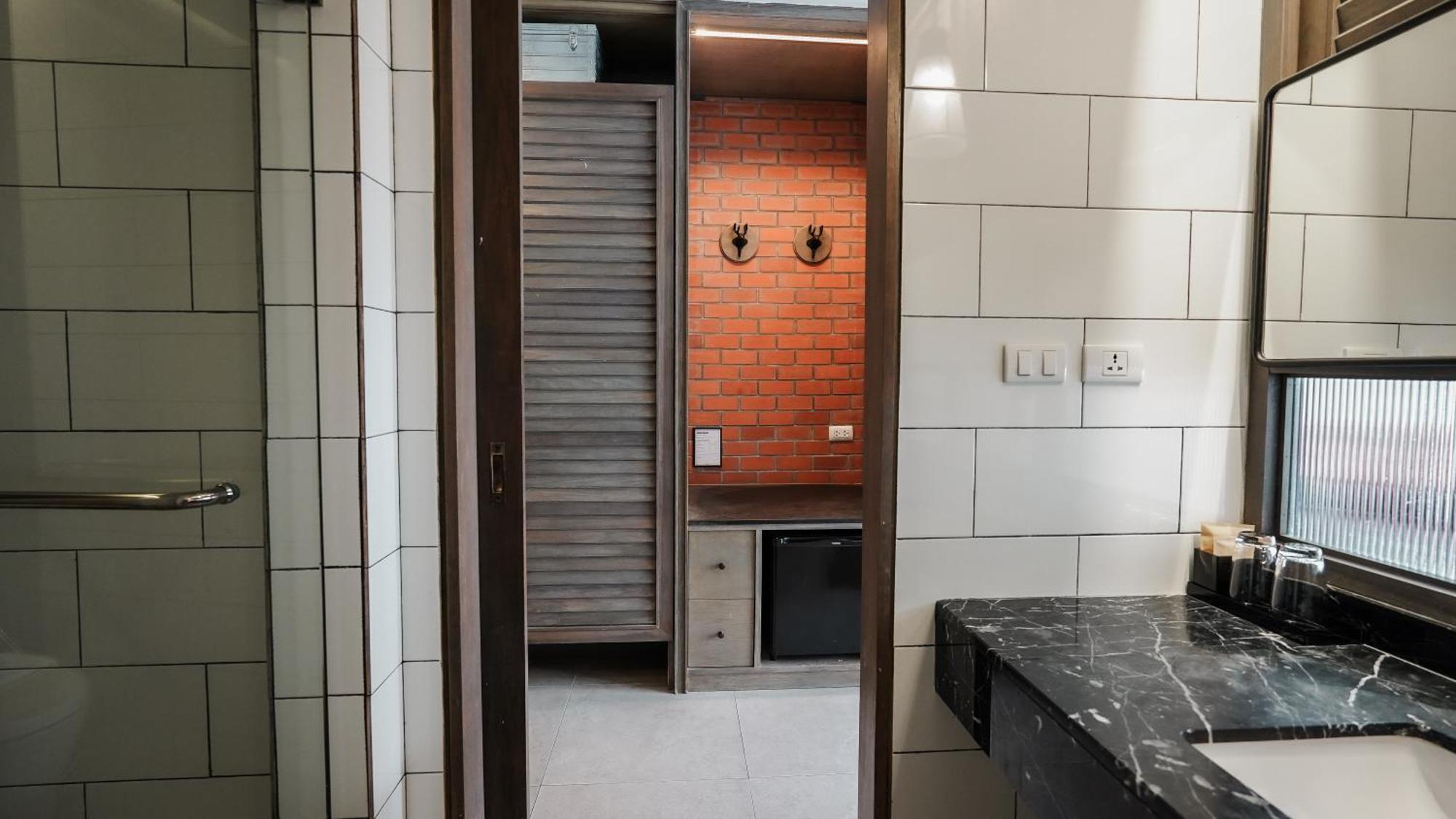 Deluxe Double or Twin Room Pool Access