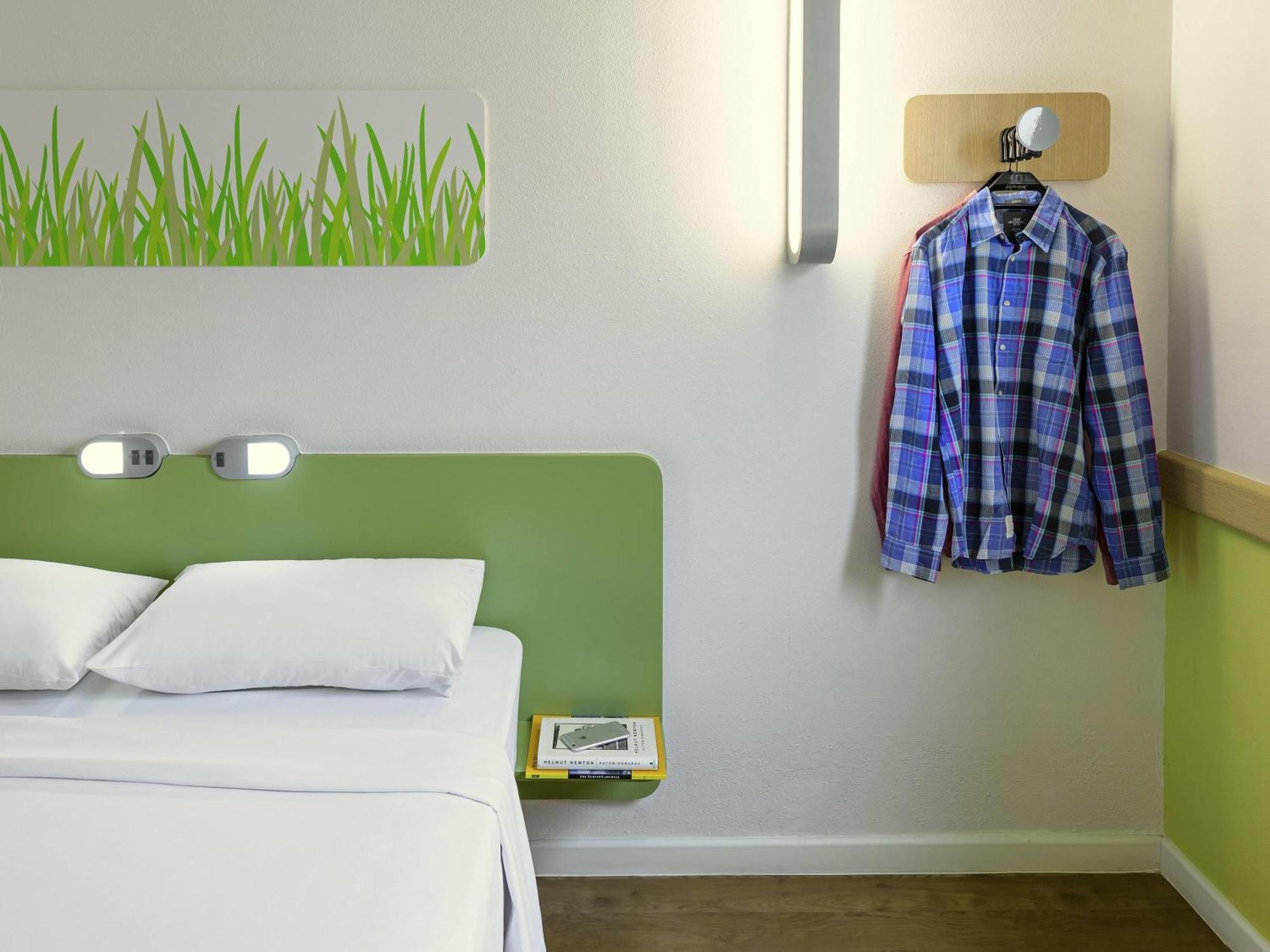 Double Room,1743080557:JPEG