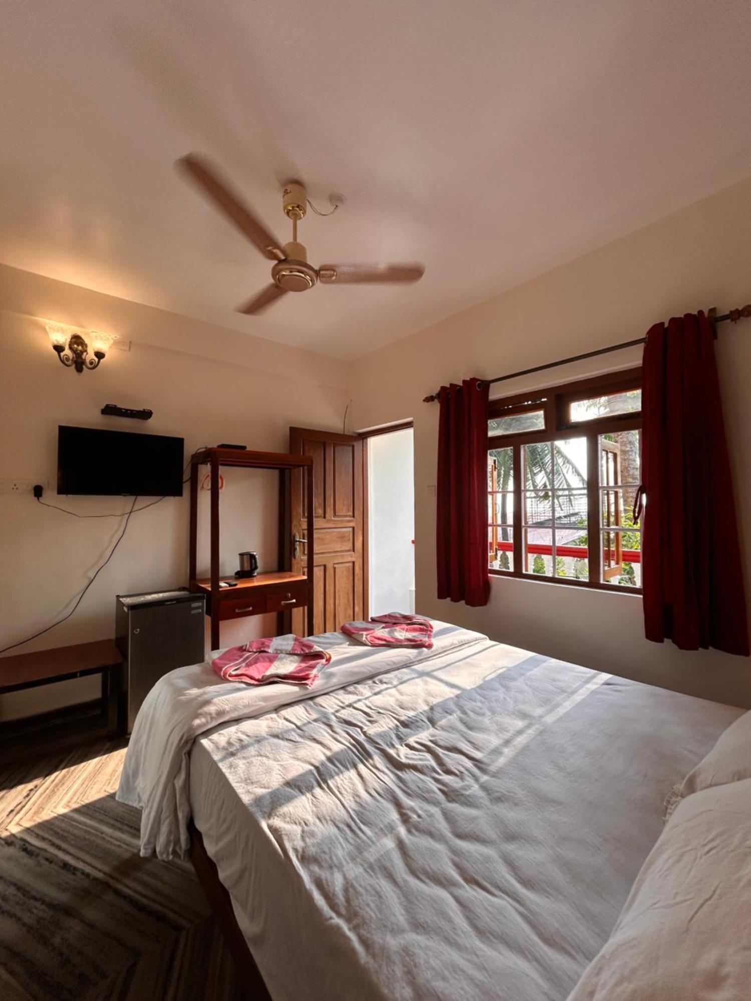 Deluxe Double Room with Balcony
