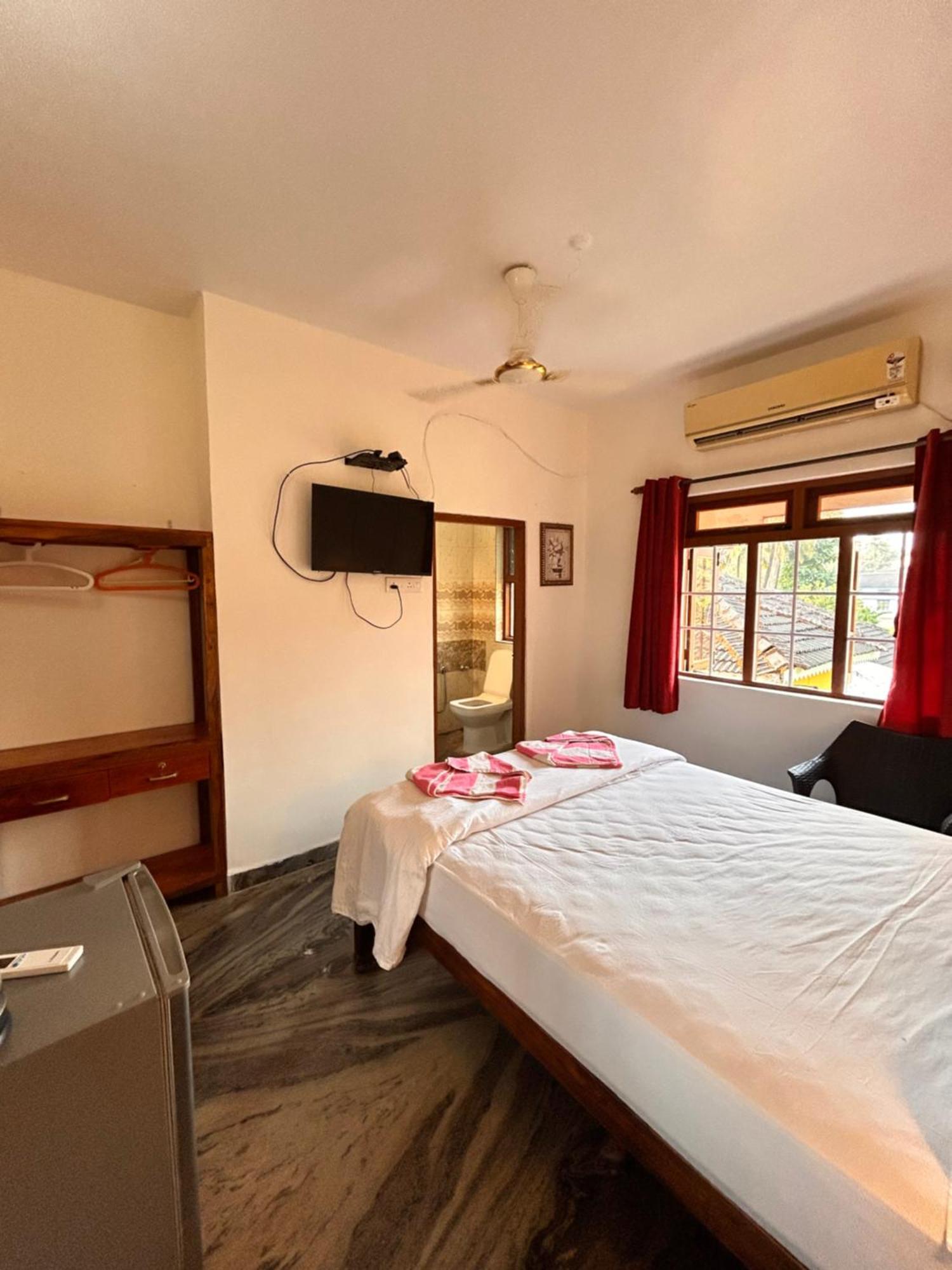 Deluxe Double Room with Shower