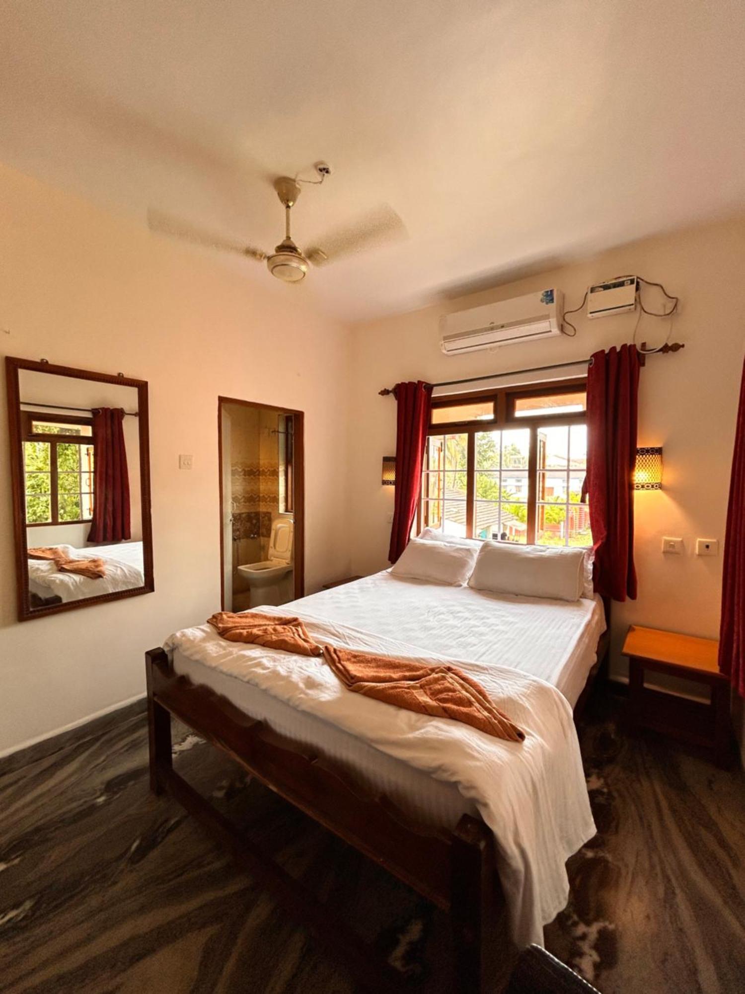 Deluxe Double Room with Shower