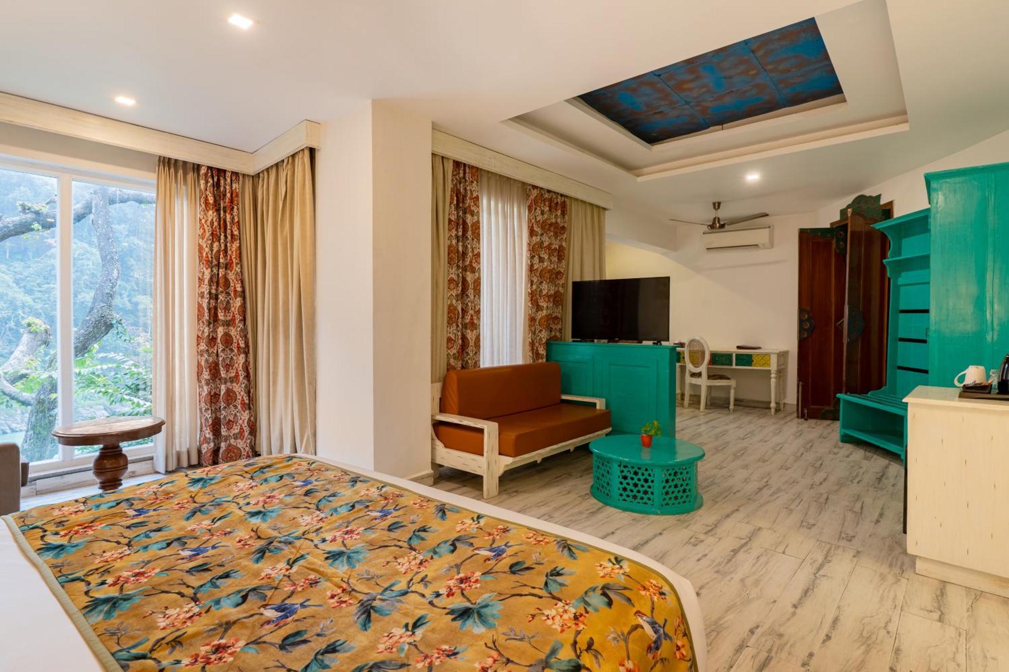 2 Bed Room Suite with Private Balcony & Ganges View