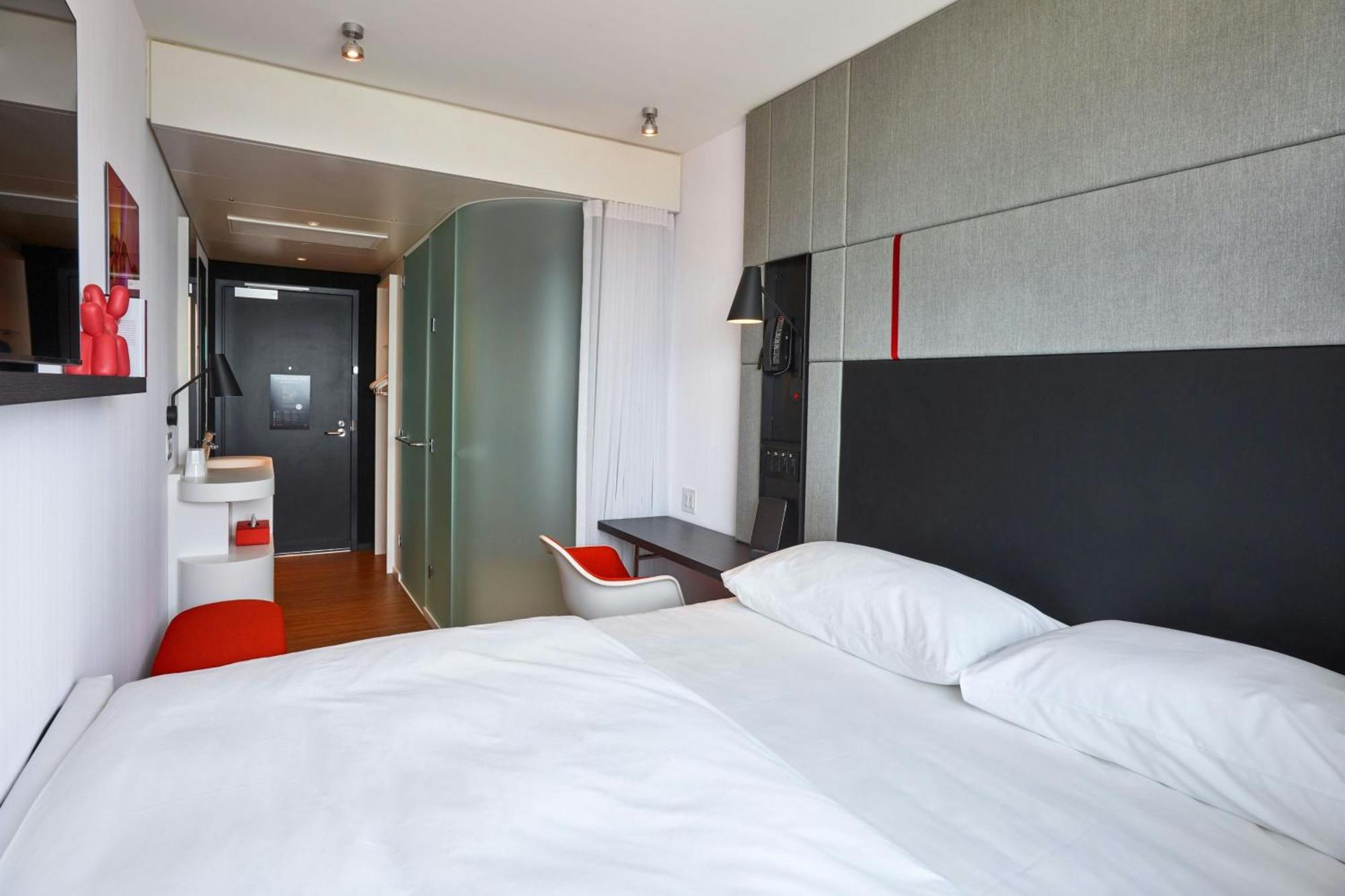 Habitación con cama extragrande y vistas premium