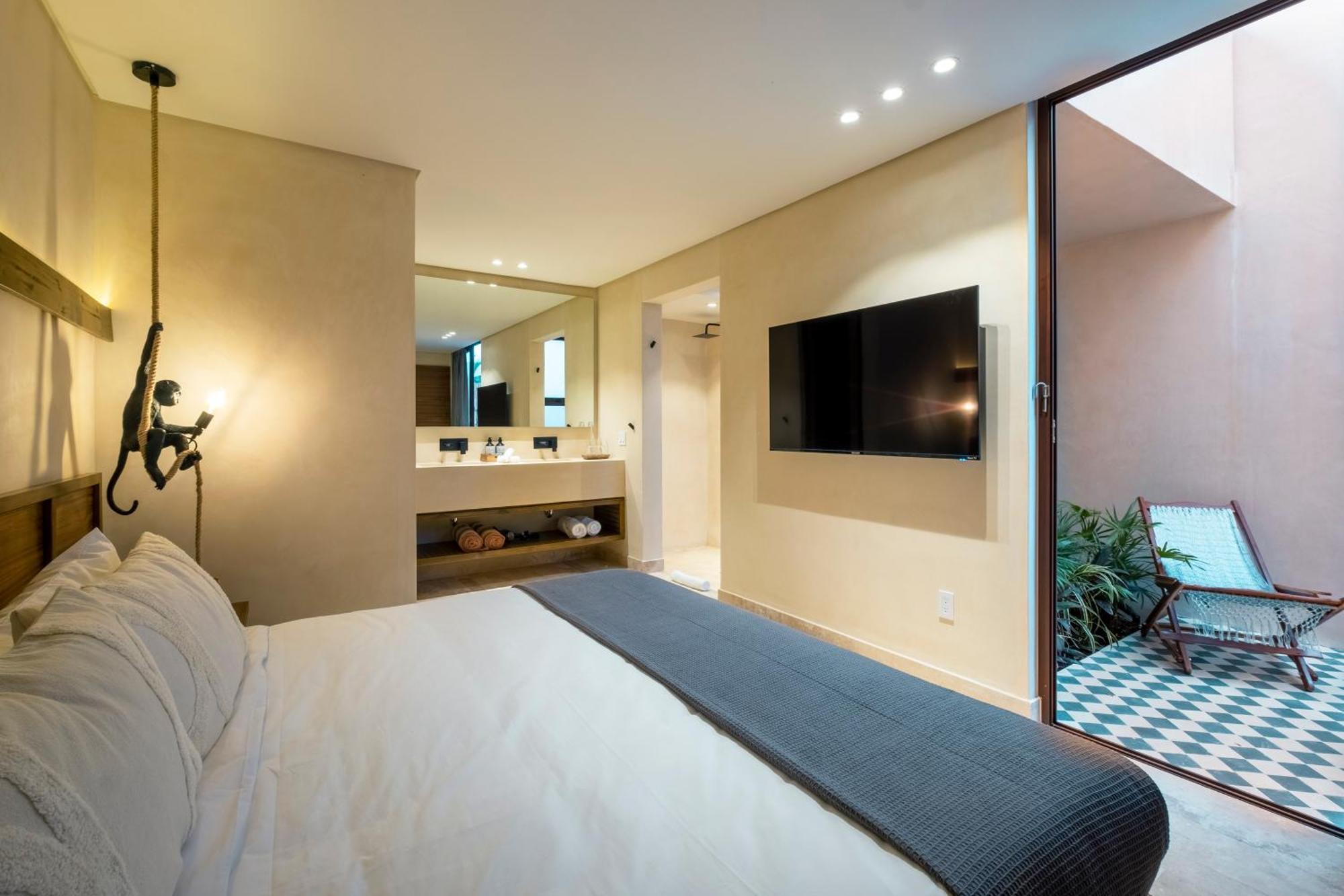 Superior Room With Pool Access