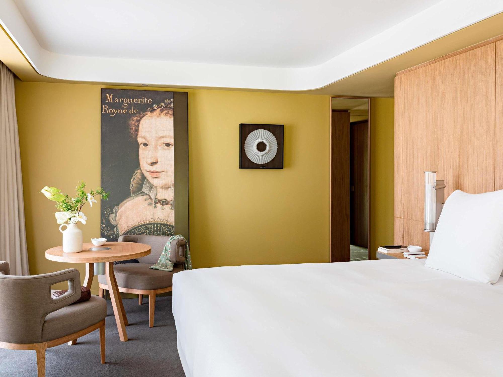 Suite Junior avec Lit Double - Vue sur Tour Eiffel