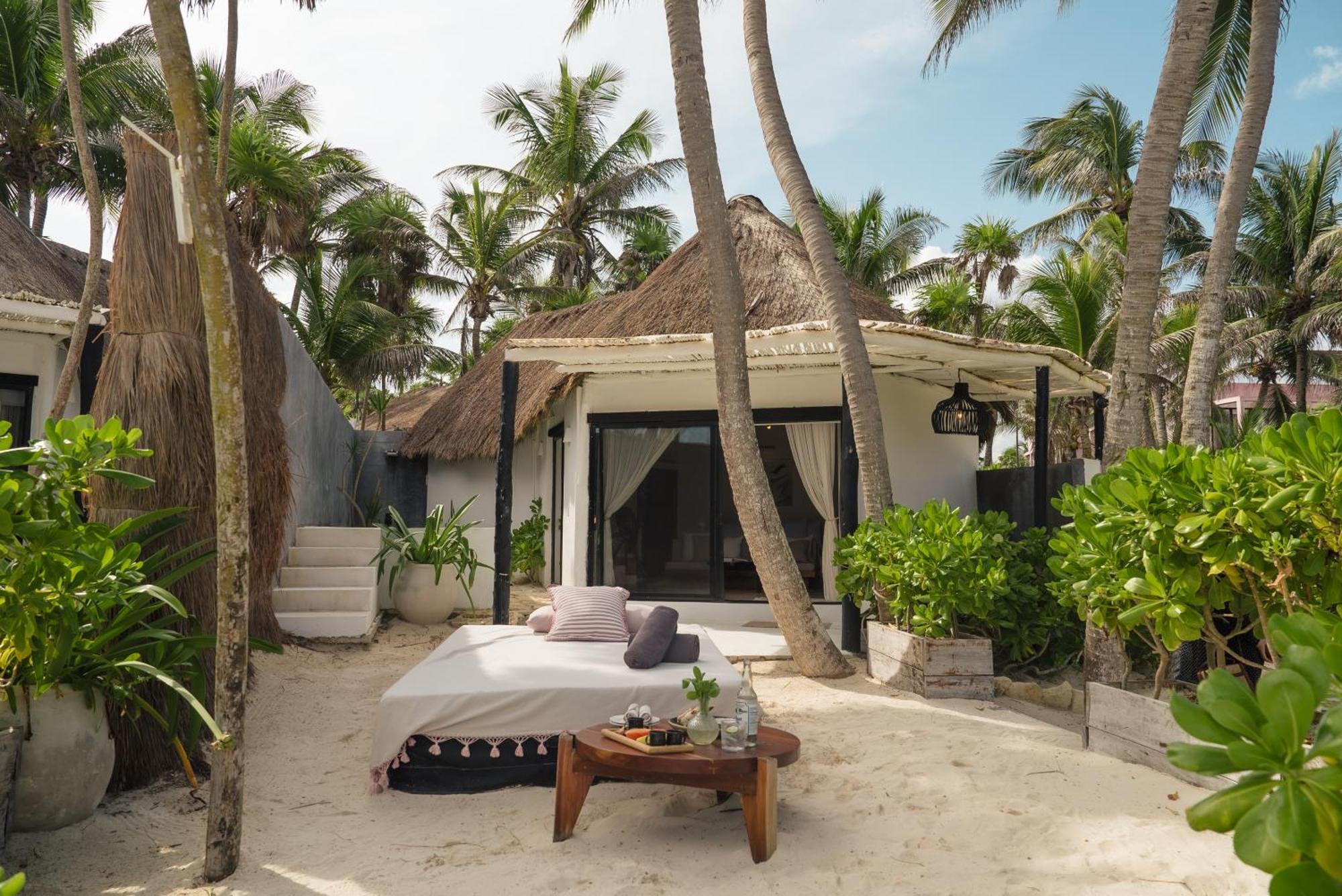 OCEANFRONT VILLA PRIVATE POOL
