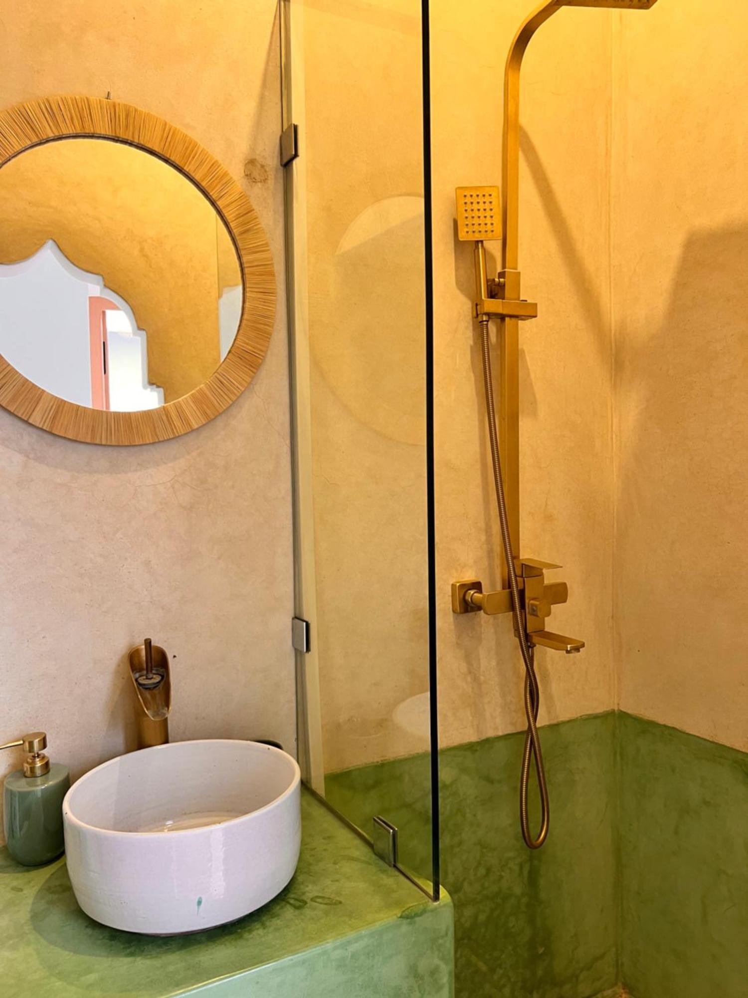 Chambre Double ou Lits Jumeaux avec Salle de Bains