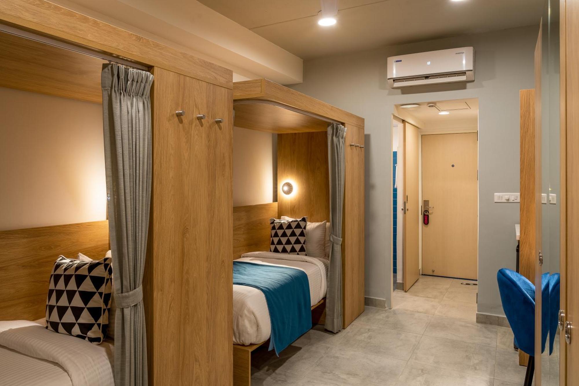 Standard Twin Room with Complimentary Laundry service for upto 2 clothing items
