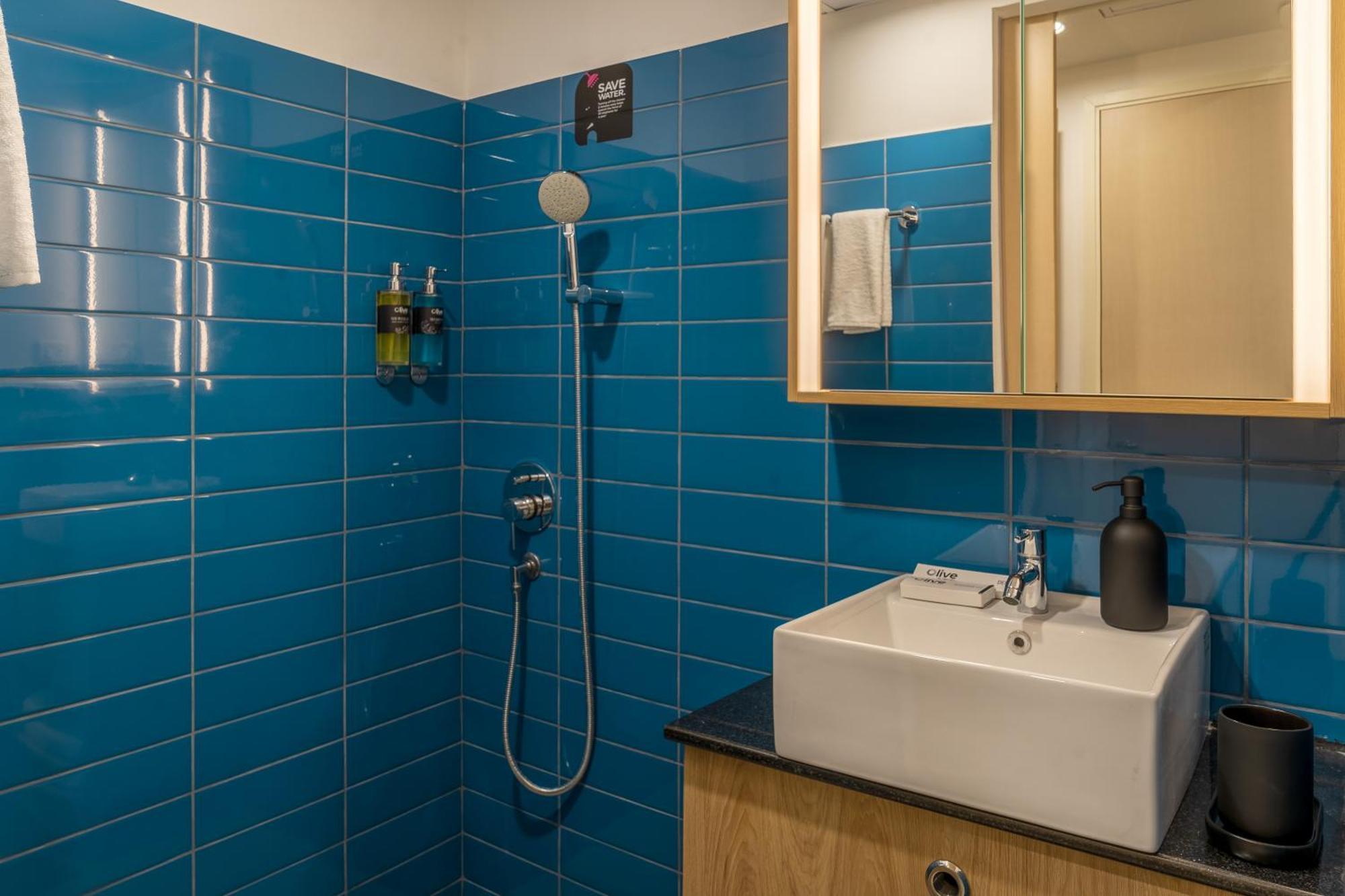Deluxe King Room with Complimentary Laundry service for upto 2 clothing items
