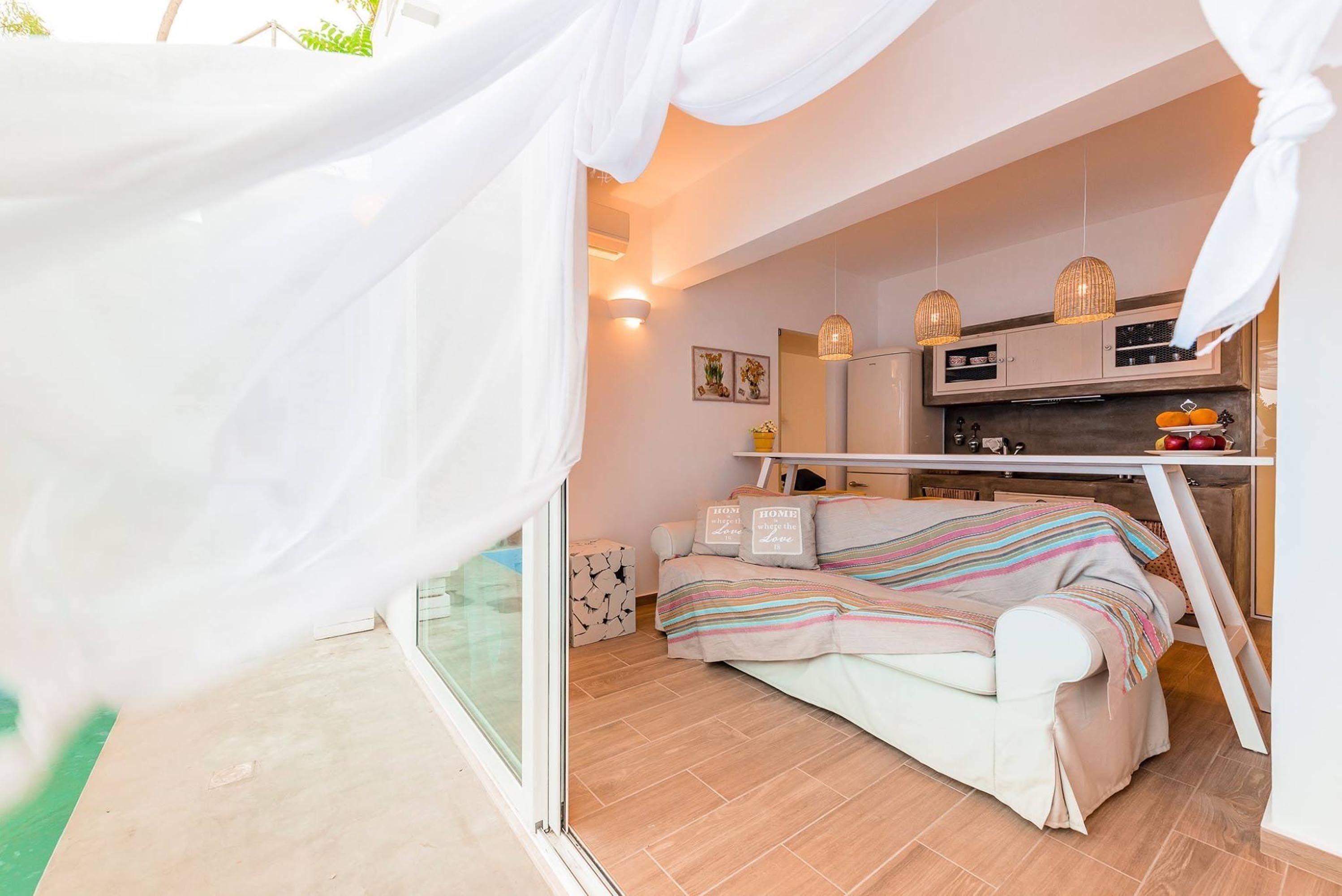 Apartment mit 2 Schlafzimmmern und eigenem Pool