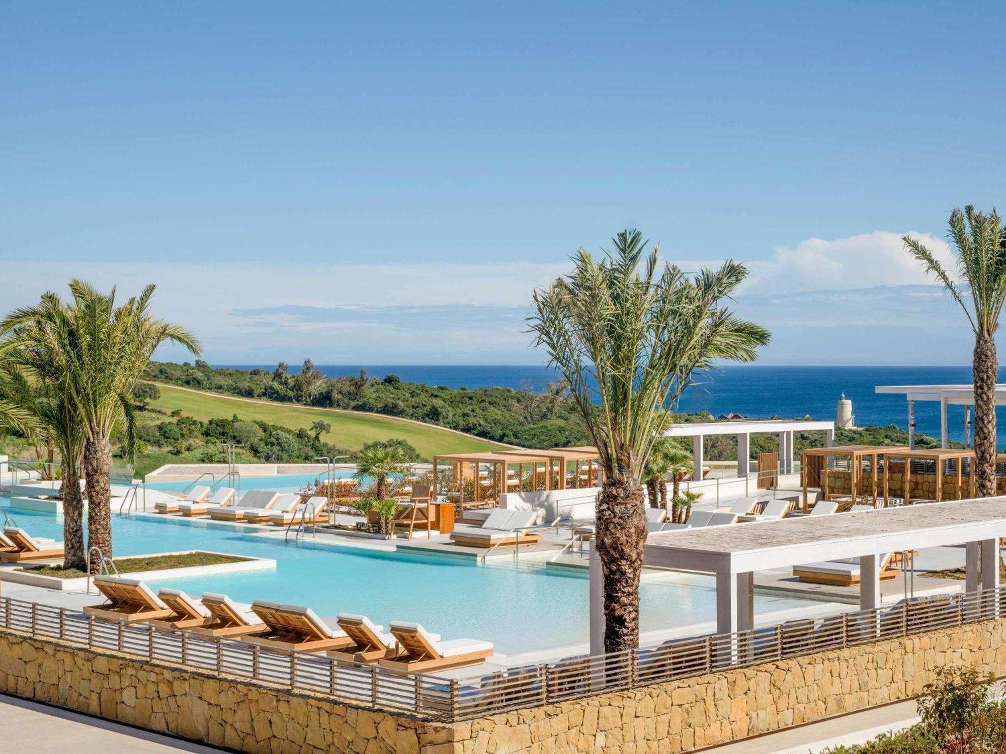 SIROCO 4 BEDROOM VILLA 4 King - 720sm, Sea view, private pool, full kitchen, living room