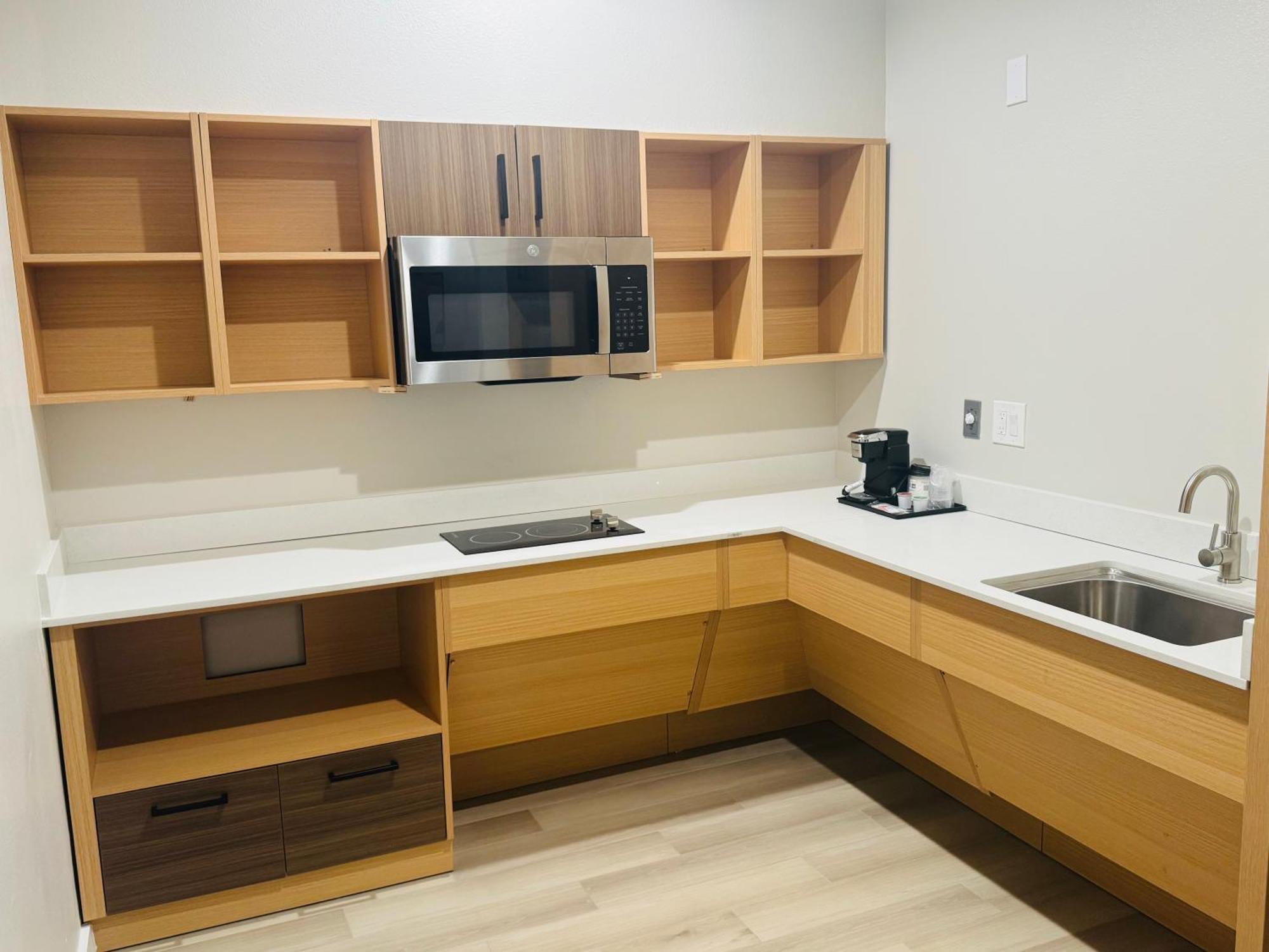 Queen Room with Two Queen Beds and Bathtub - Mobility Accessible/Communication Assistance/Non-Smoking