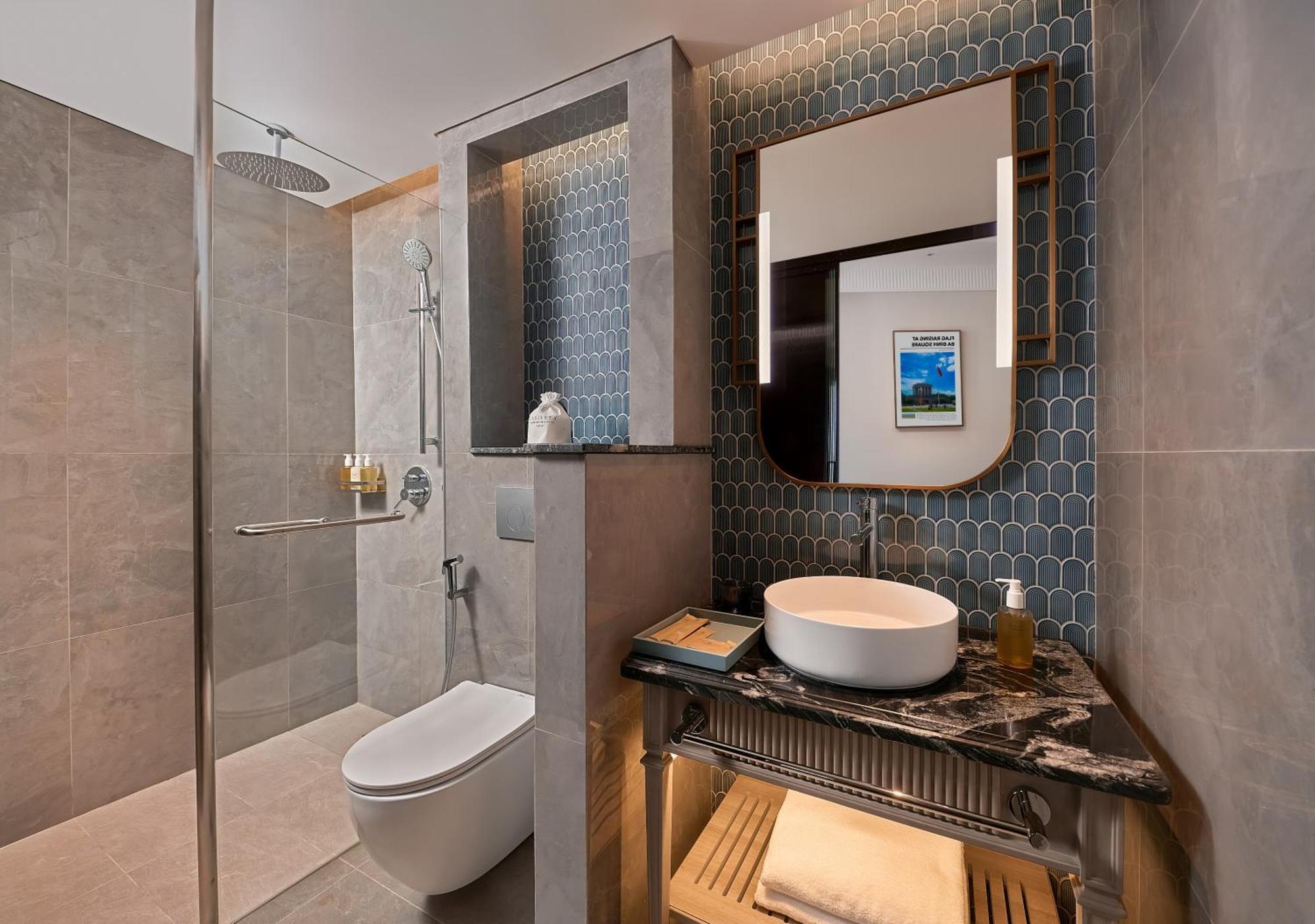 Deluxe Double or Twin Room