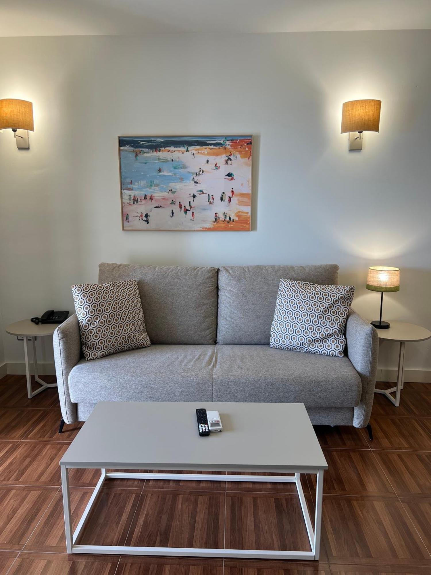 Apartamento de 1 dormitorio con balcón y vistas al mar