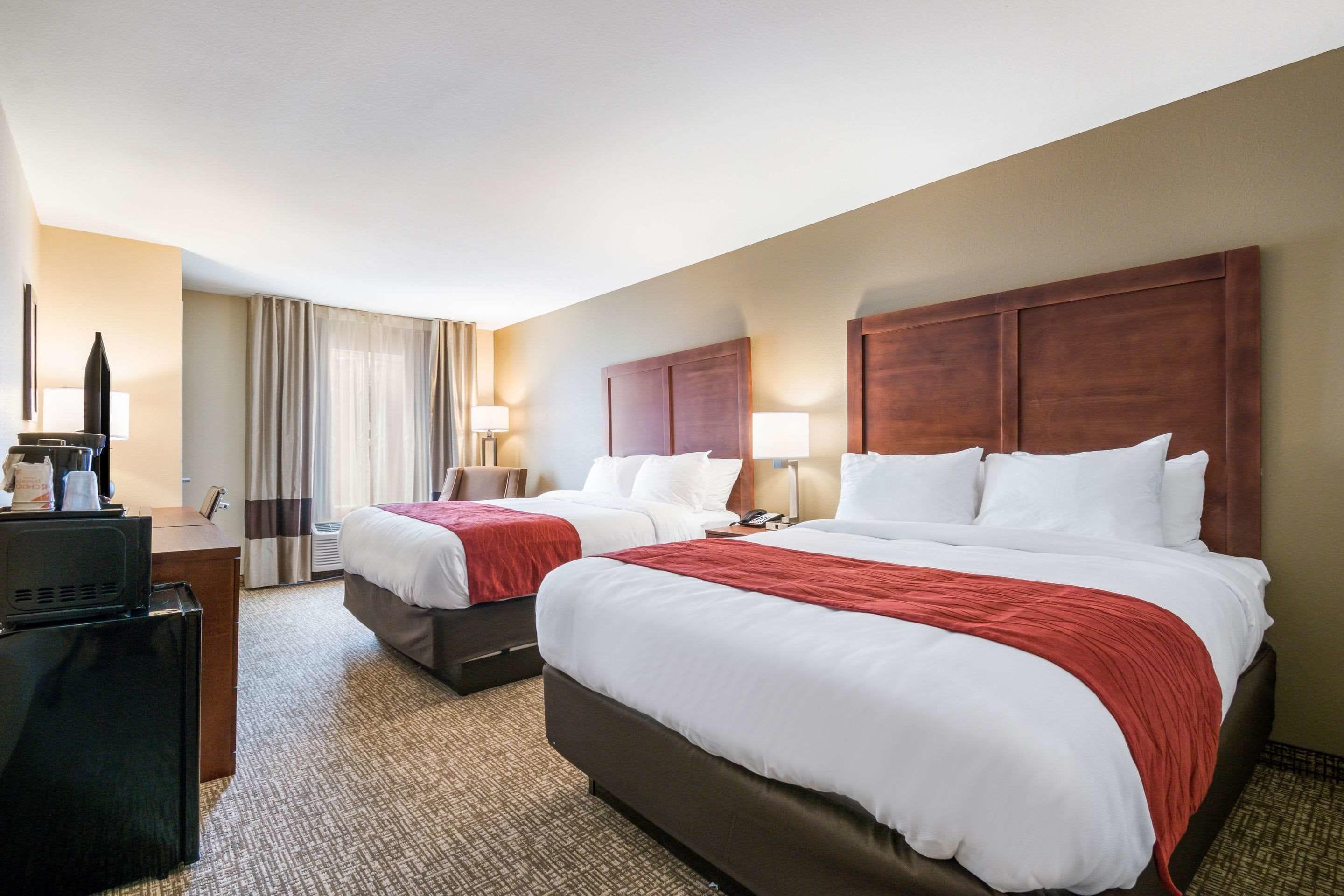 Queen Room with Two Queen Beds - Accessible/Non-Smoking