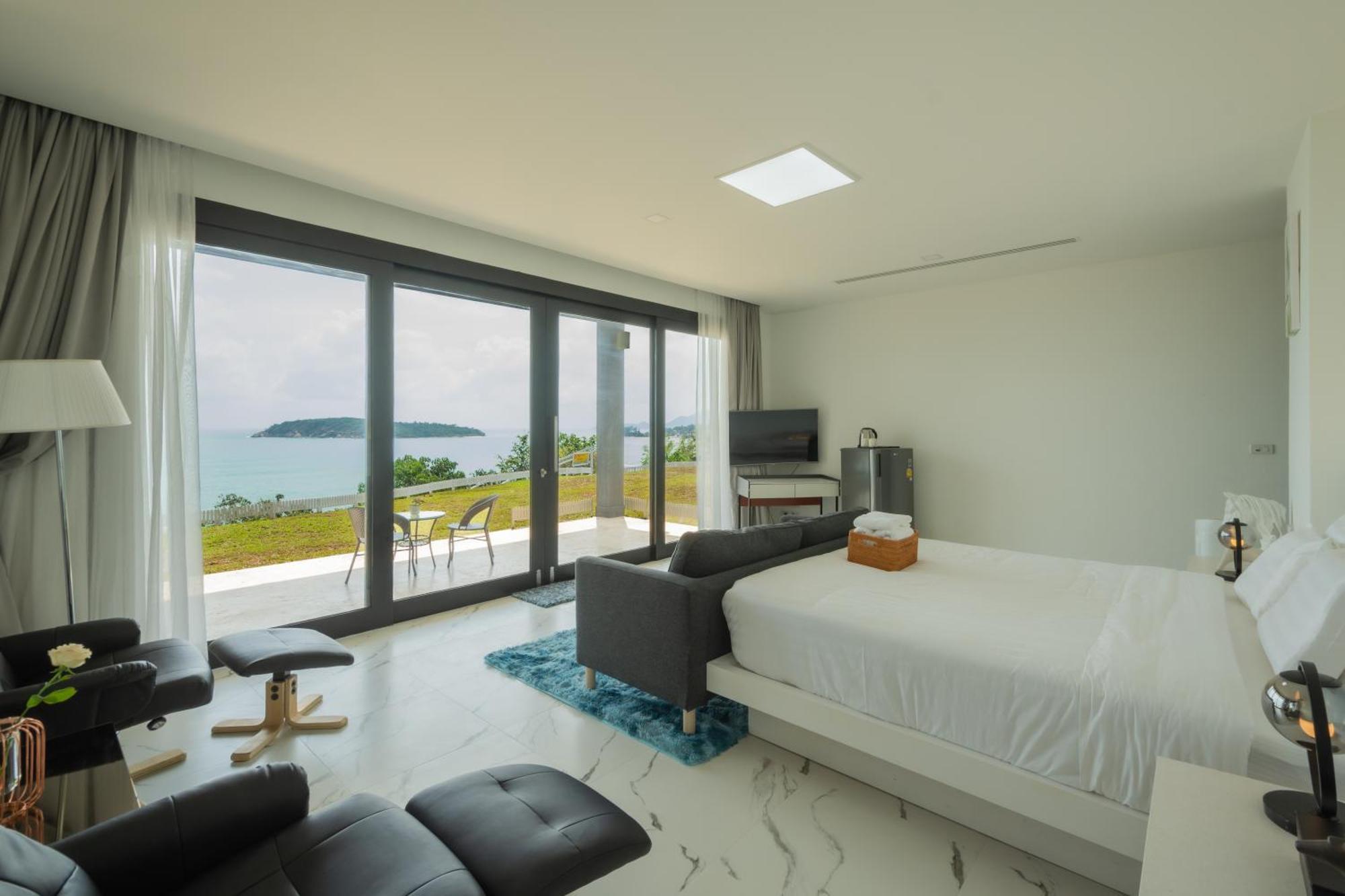 Deluxe King Suite