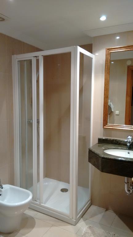 Triple Room with Shared Bathroom,325935670:JPEG