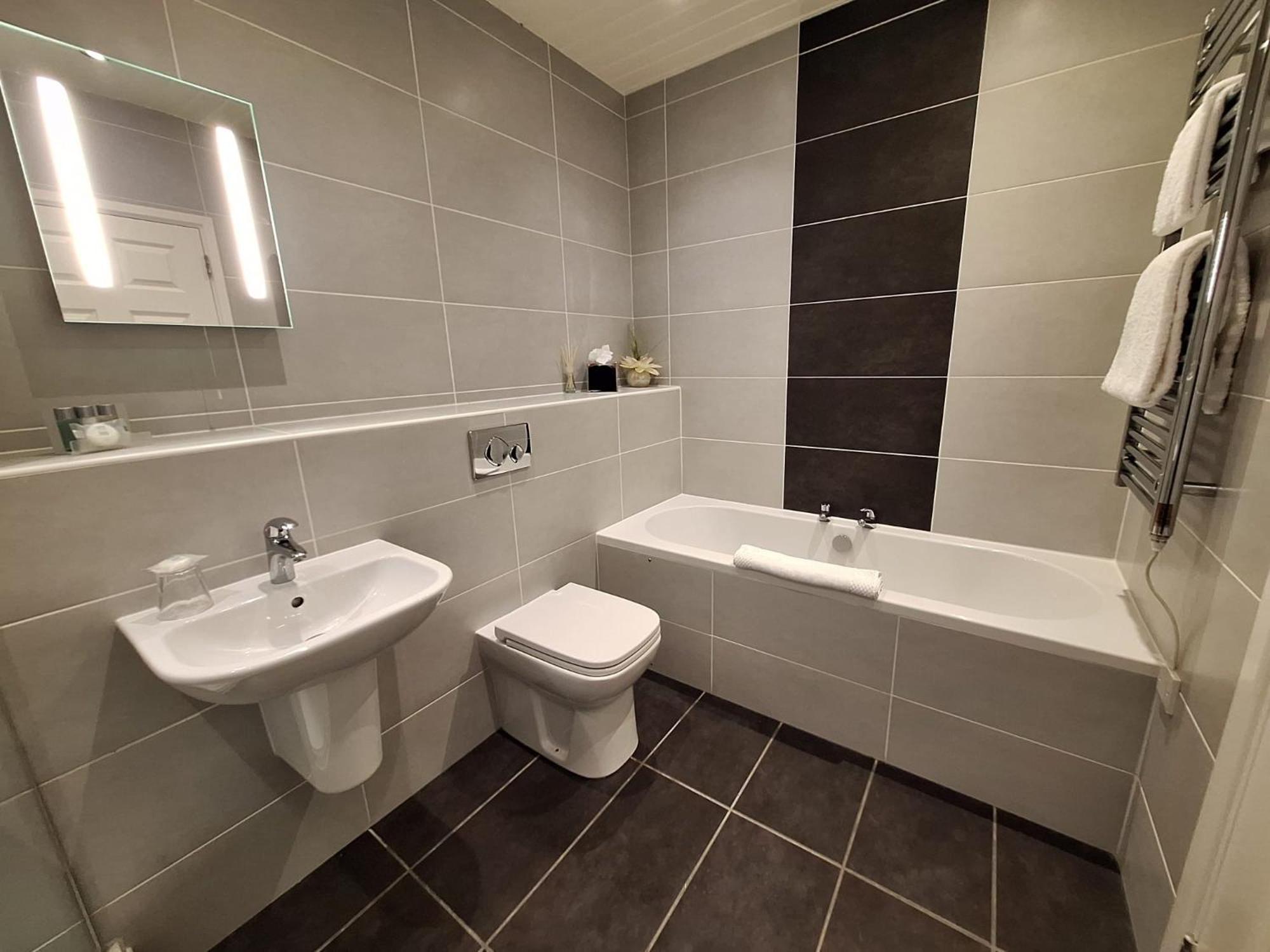 Twin Room with Private Bathroom