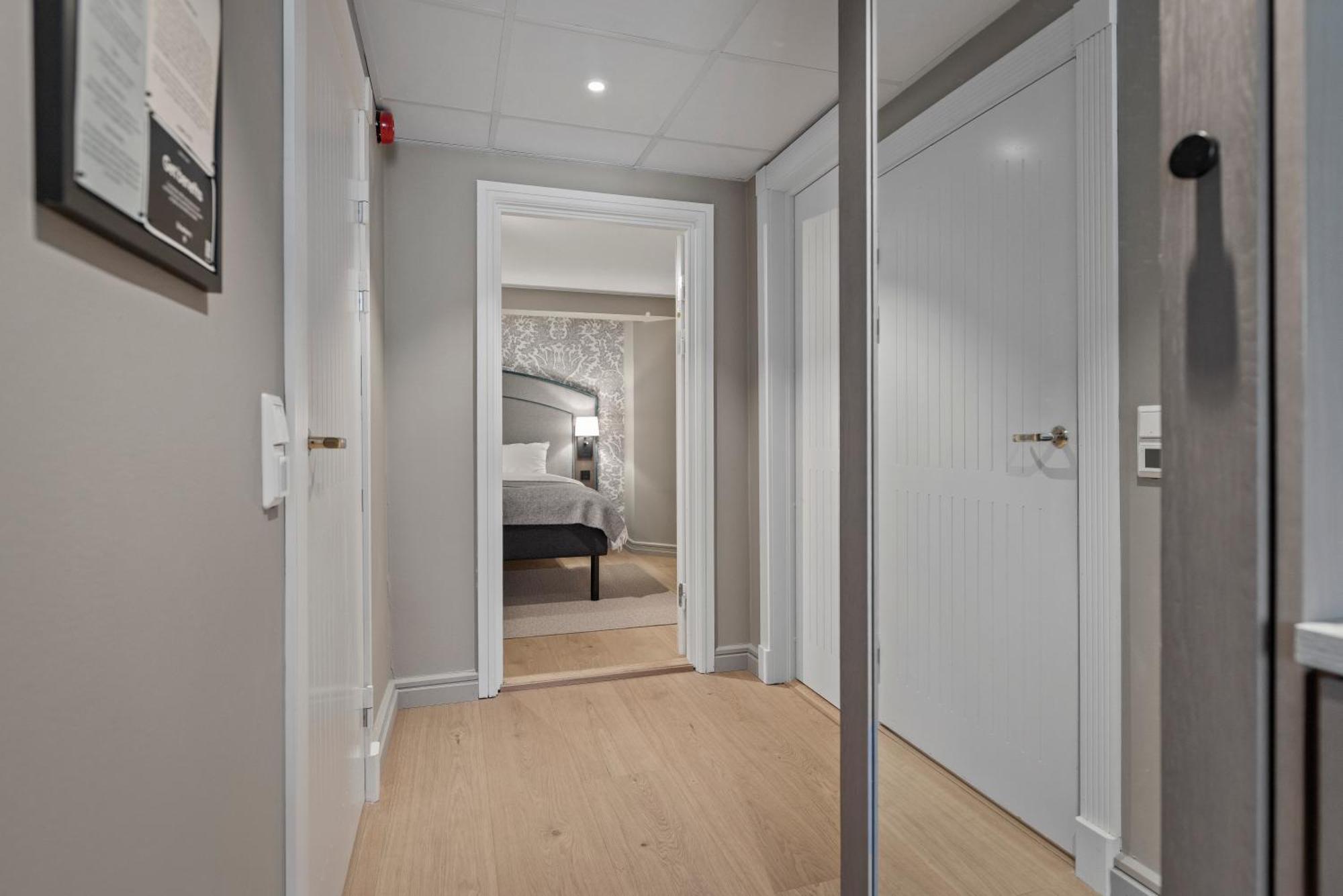 Family Room,1739367759:JPEG