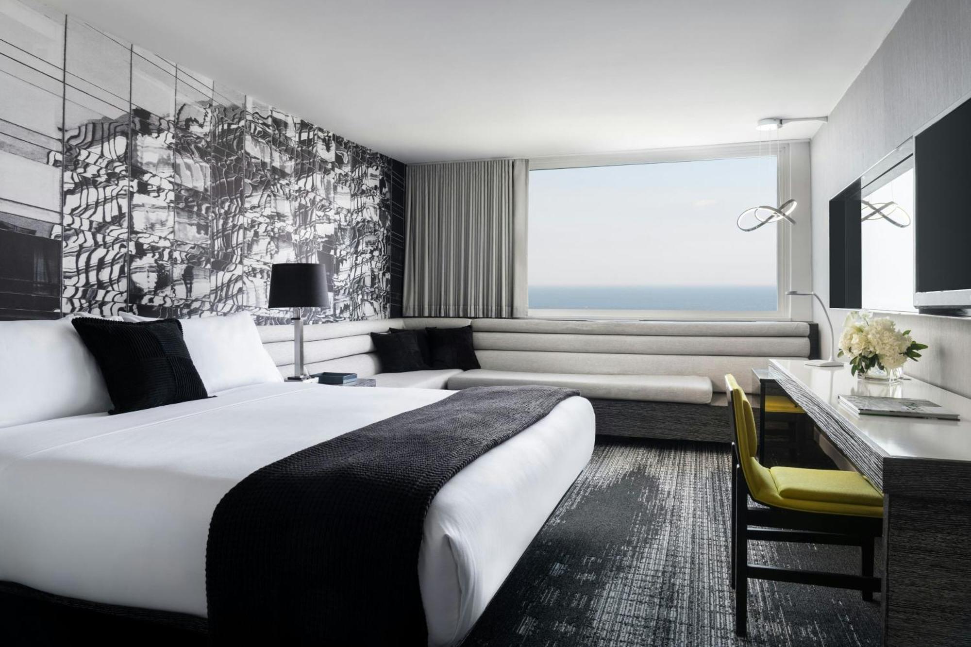 Chambre Lit King-Size avec Baignoire - Accessible aux Personnes à Mobilité Réduite