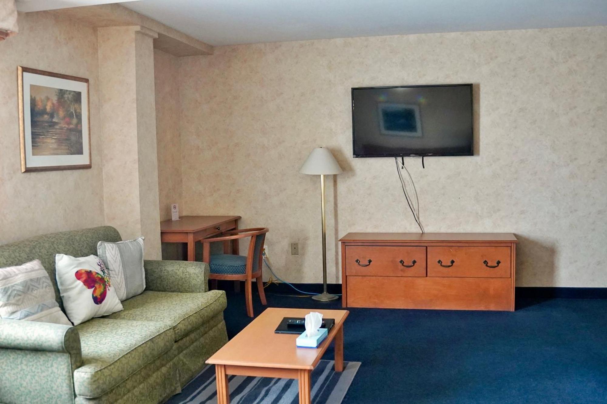Deluxe Queen Room,1739378613:JPEG