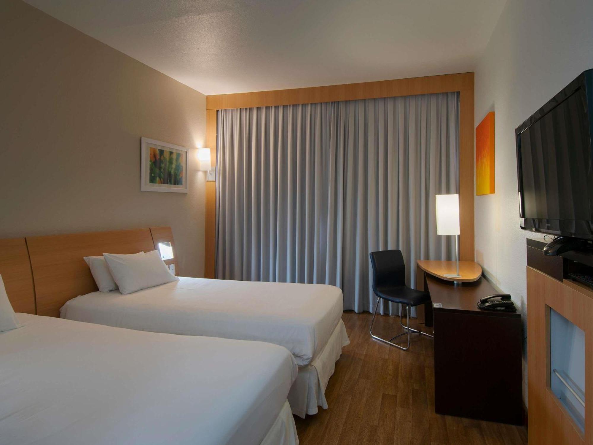 Standard Room with Two Single Beds
