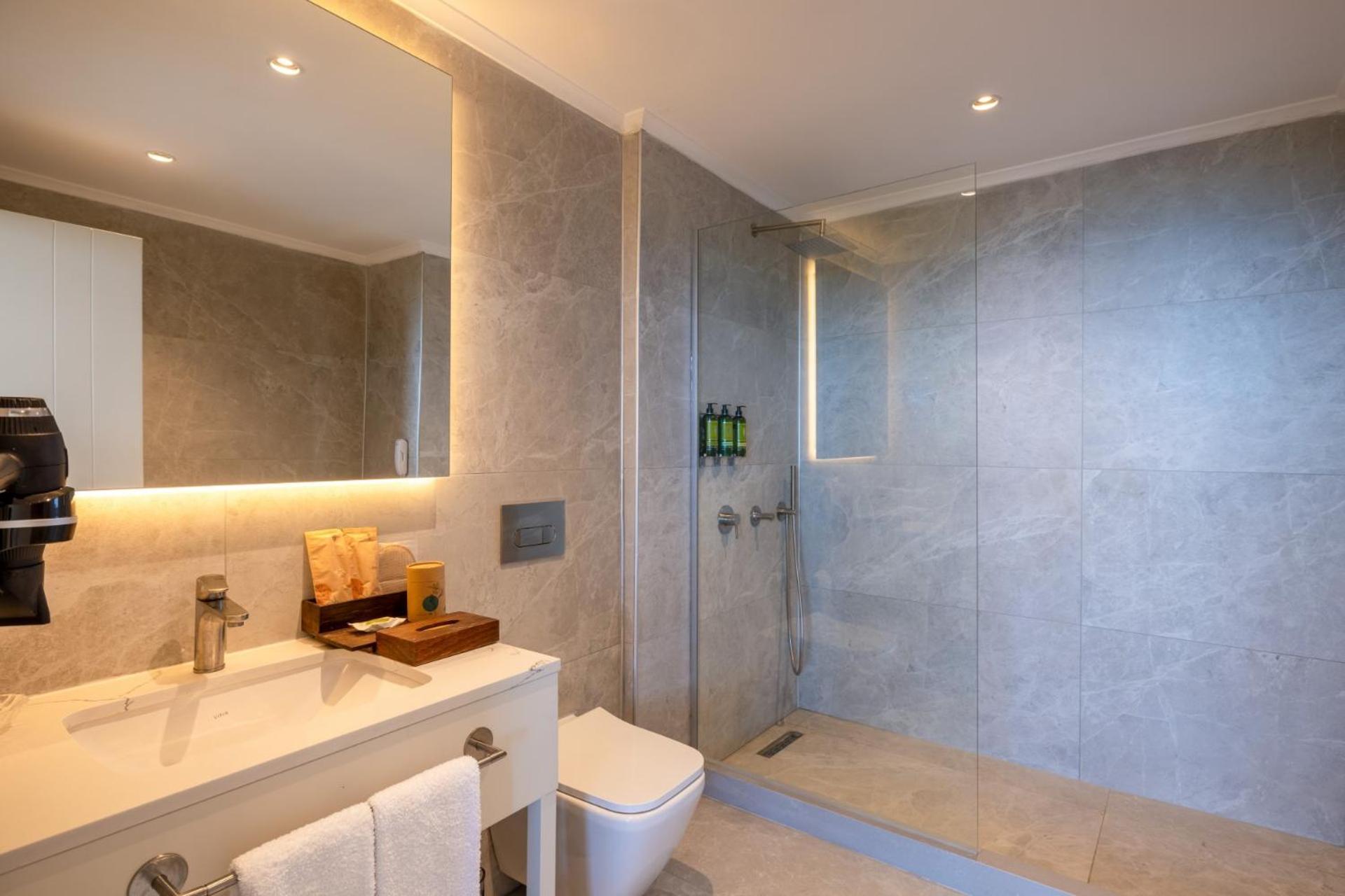 Family Suite,1739386739:JPEG