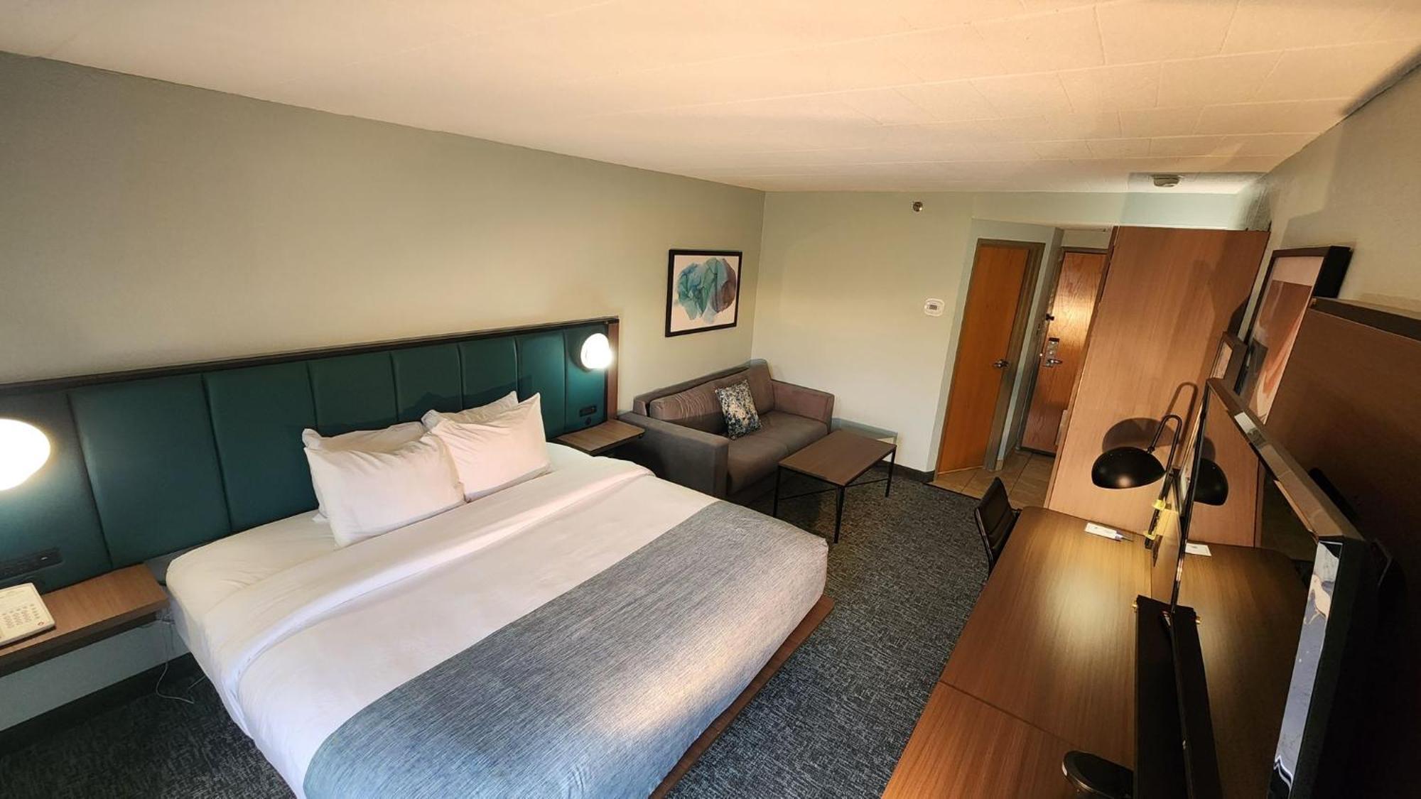 Junior King Suite, Non-Smoking