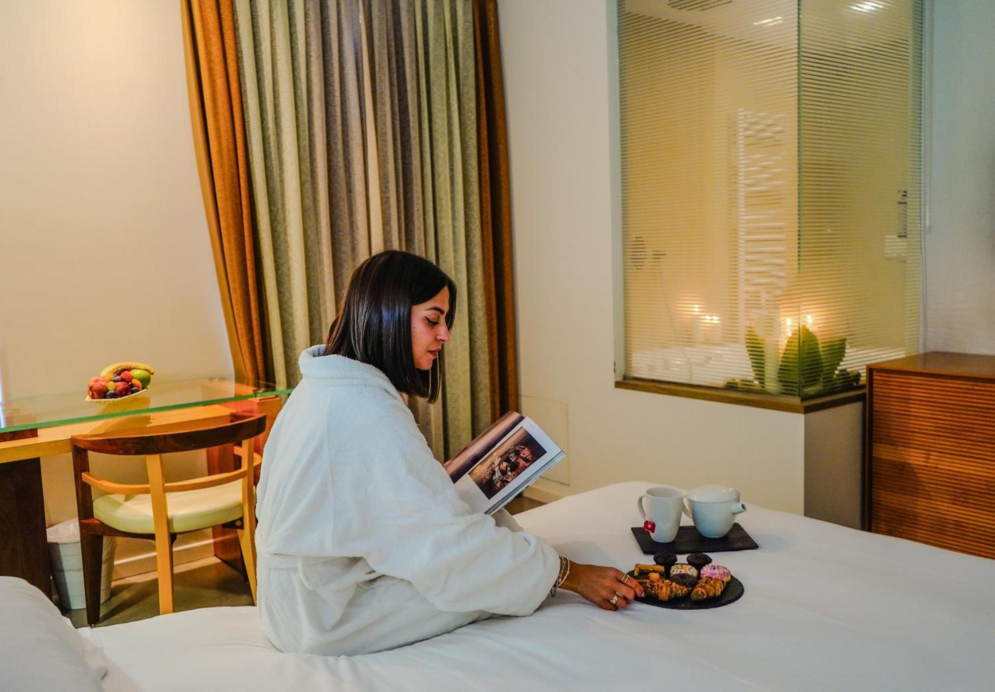 Deluxe Suite with Spa Bath