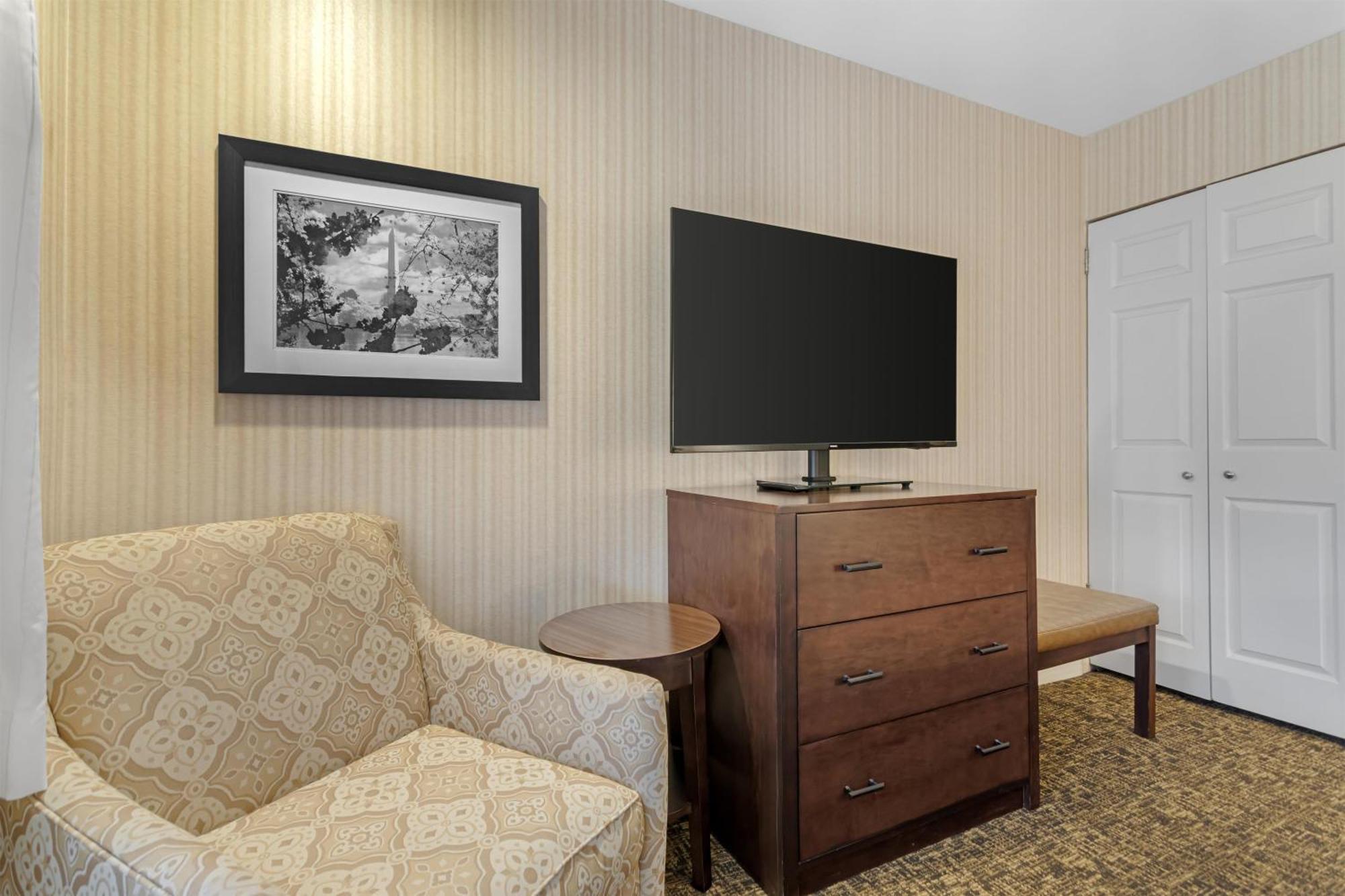King Room - Upstairs/Non-Smoking