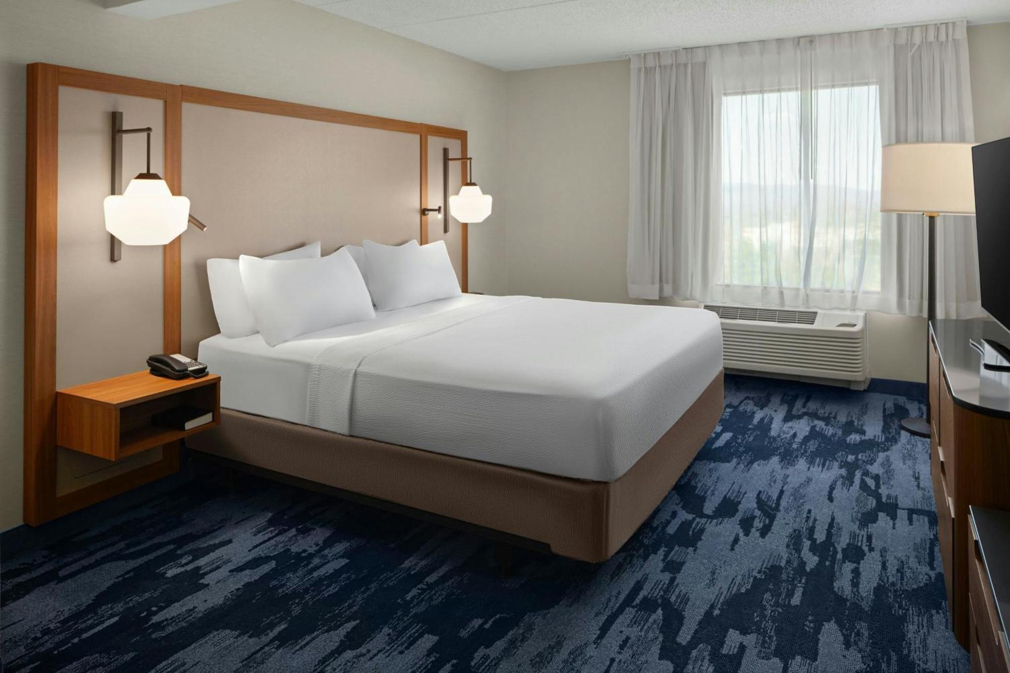 One-Bedroom Studio with King Bed and Sofa Bed