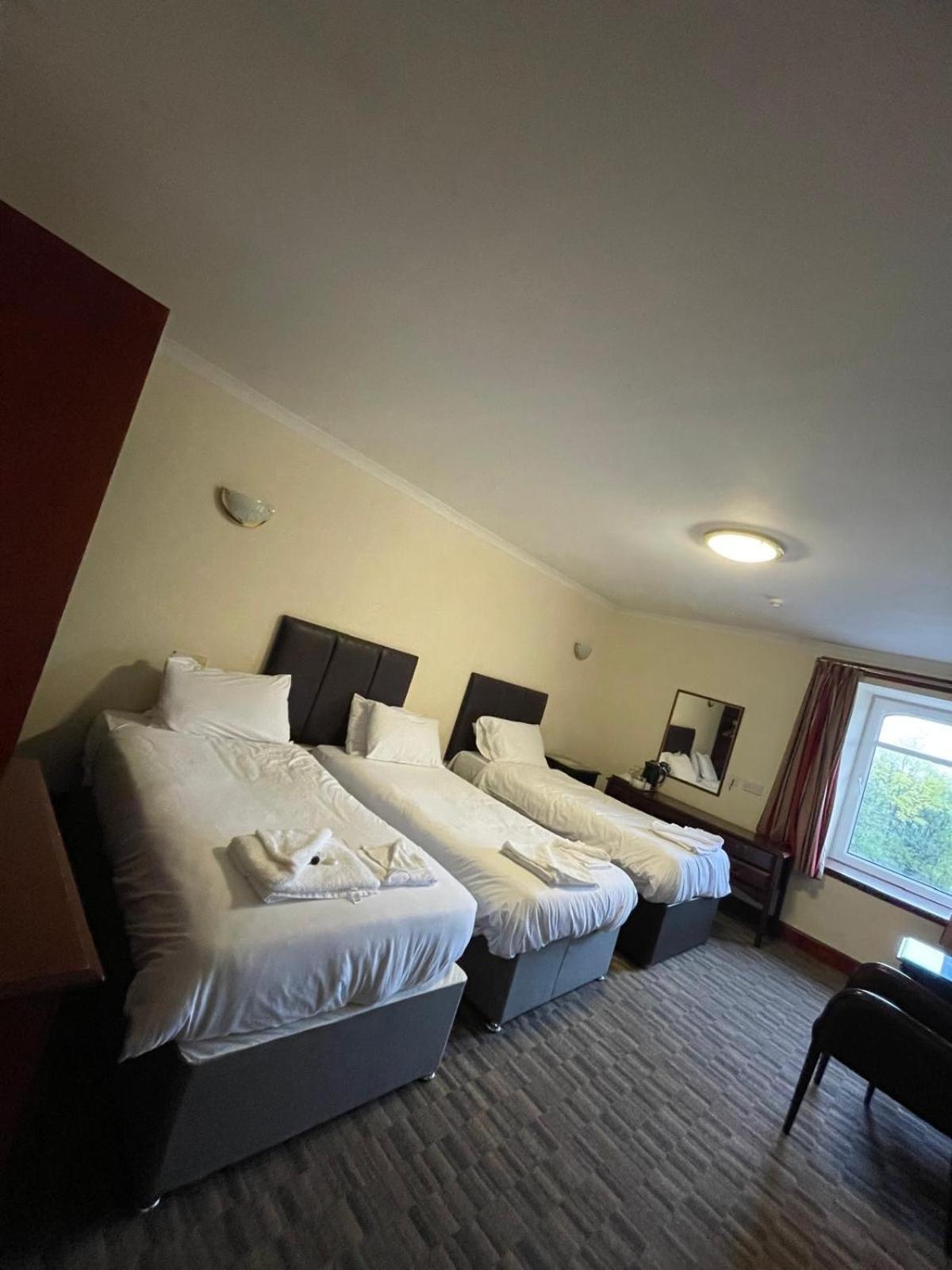 Economy Triple Room