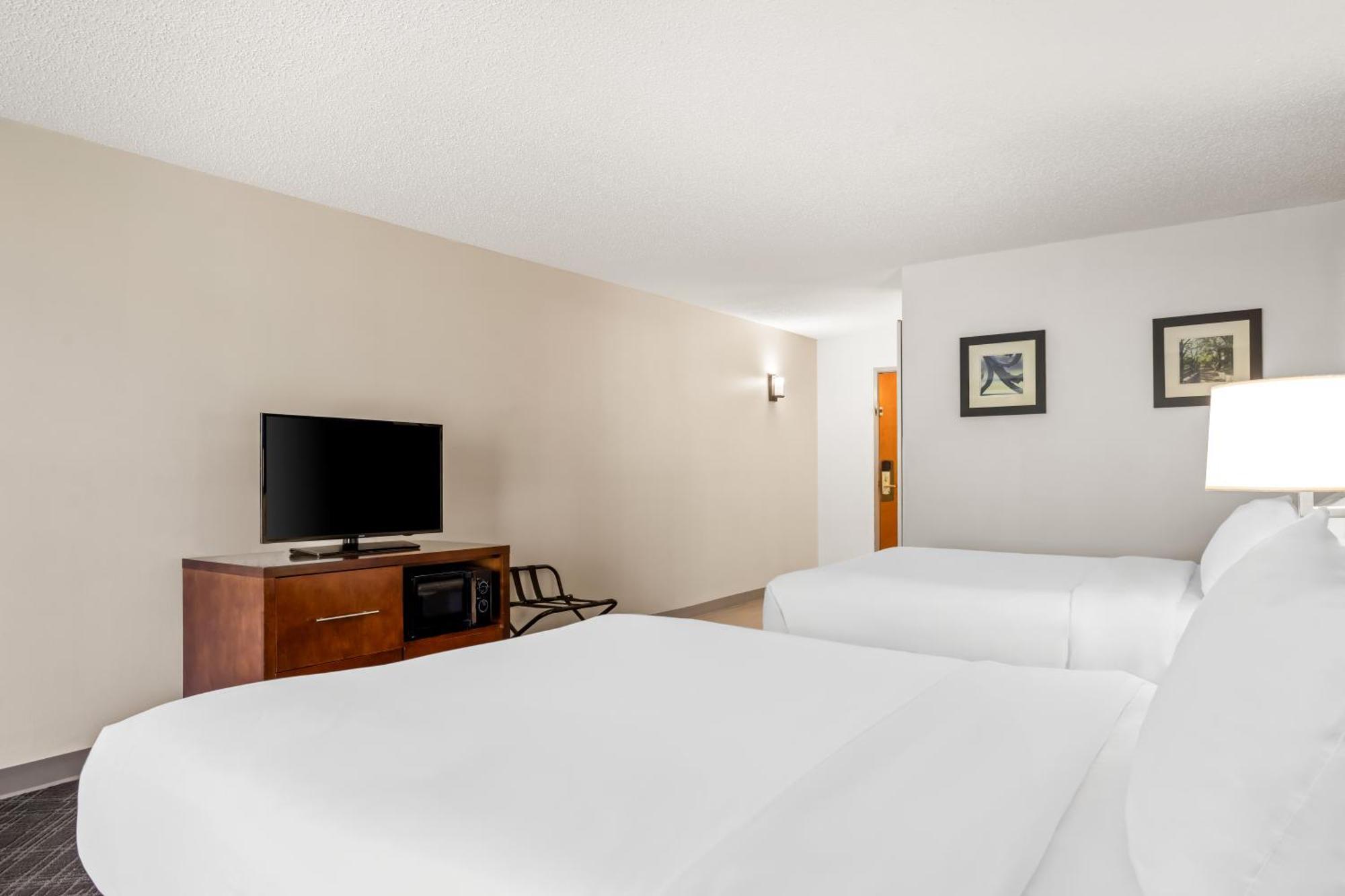 Queen Room with Two Queen Beds - Non-Smoking