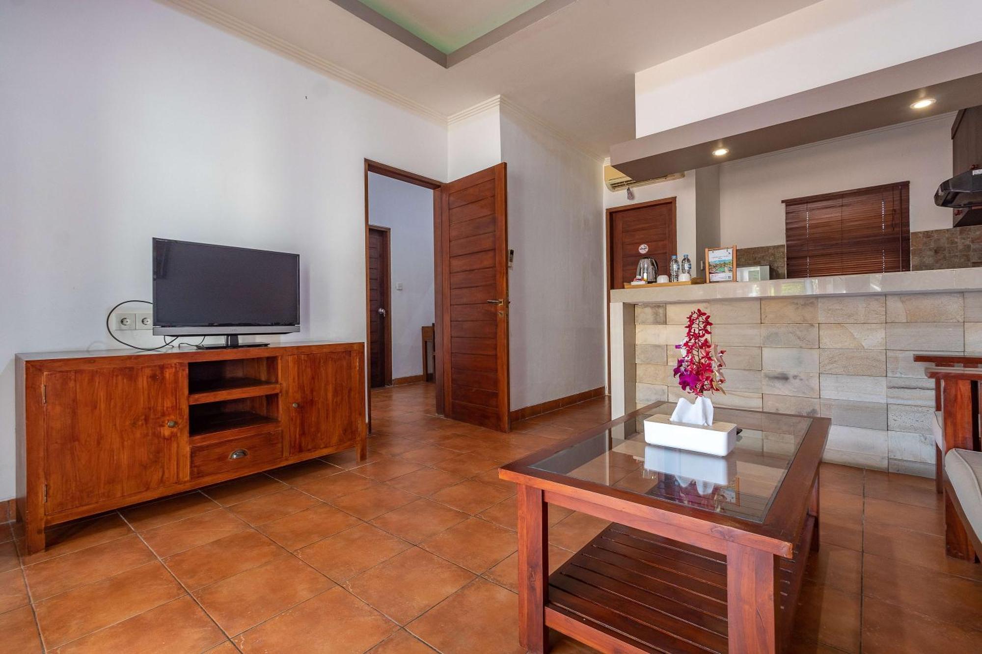 Executive Suite with Pool View,1739436248:JPEG