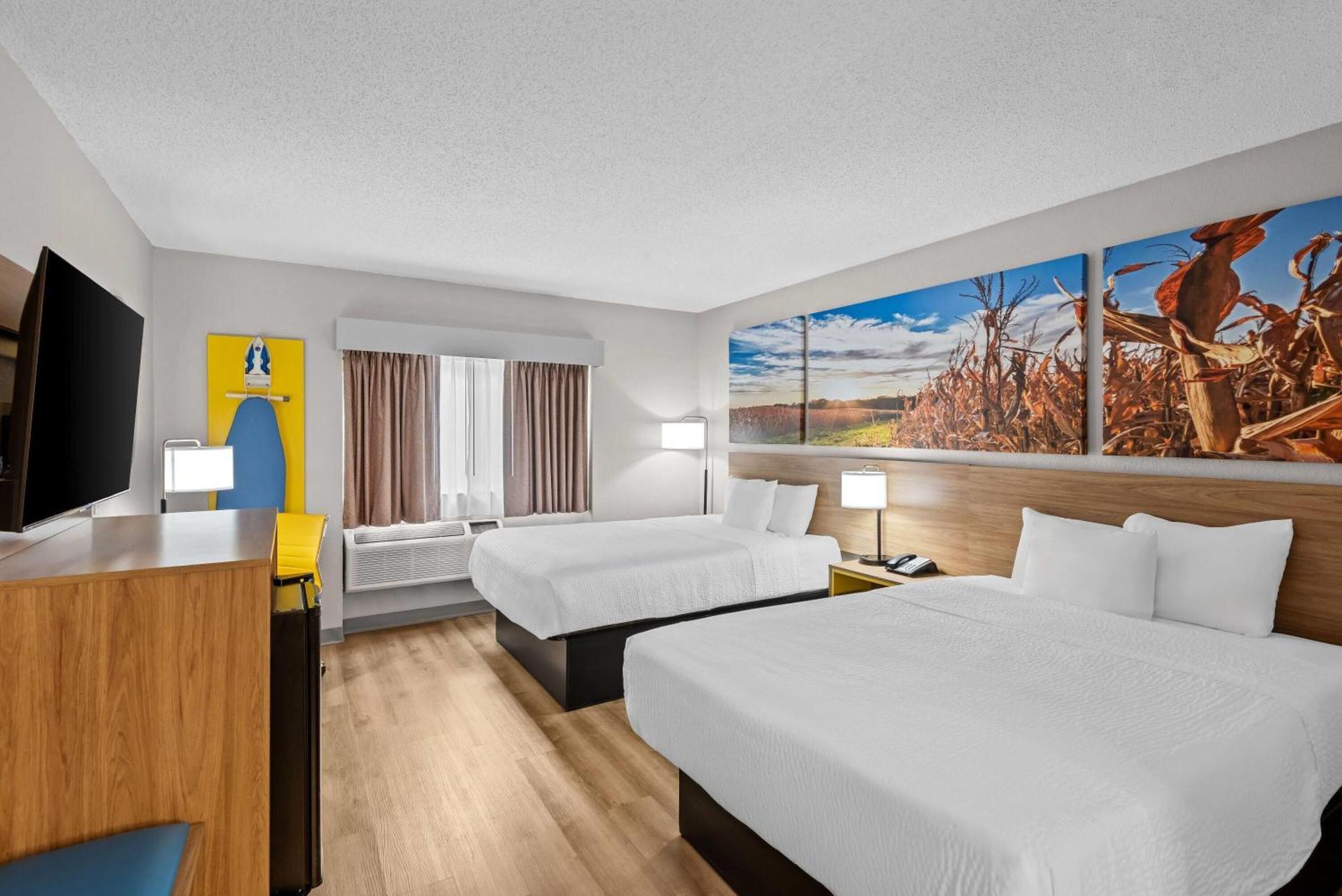 Queen Room with Two Queen Beds - Non-Smoking