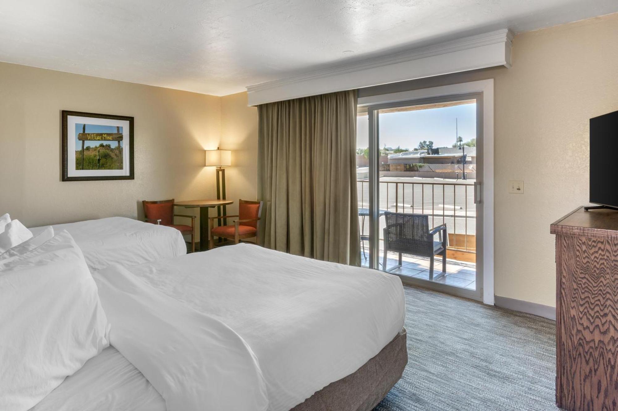 Queen Room Two Queen Beds Sofa Bed Balcony or Non-Smoking