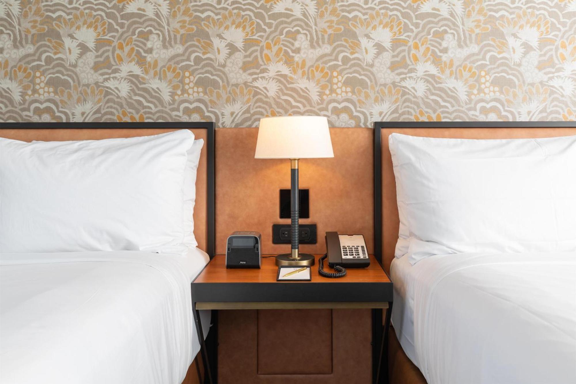 Zimmer mit 2 Queensize-Betten