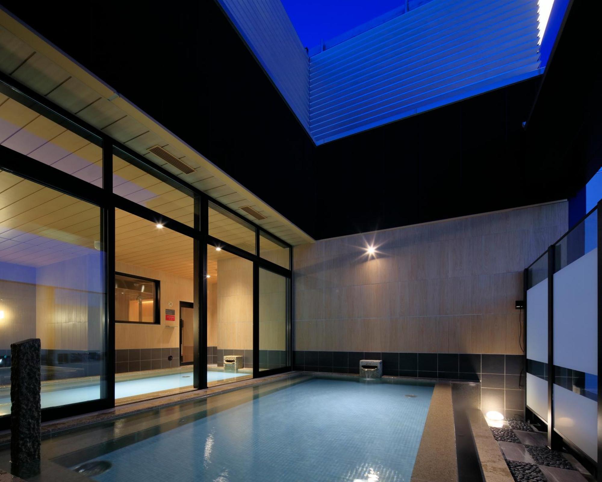 Twin Suite Spa Bath,1739507090:JPEG