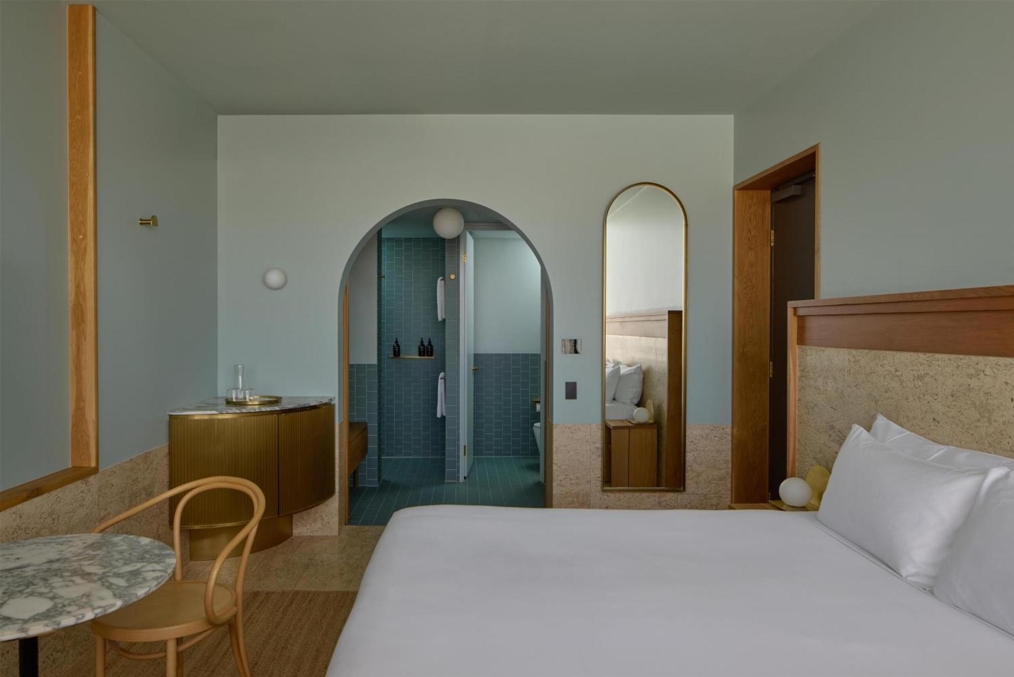 King Room - Essential,1739518440:JPEG