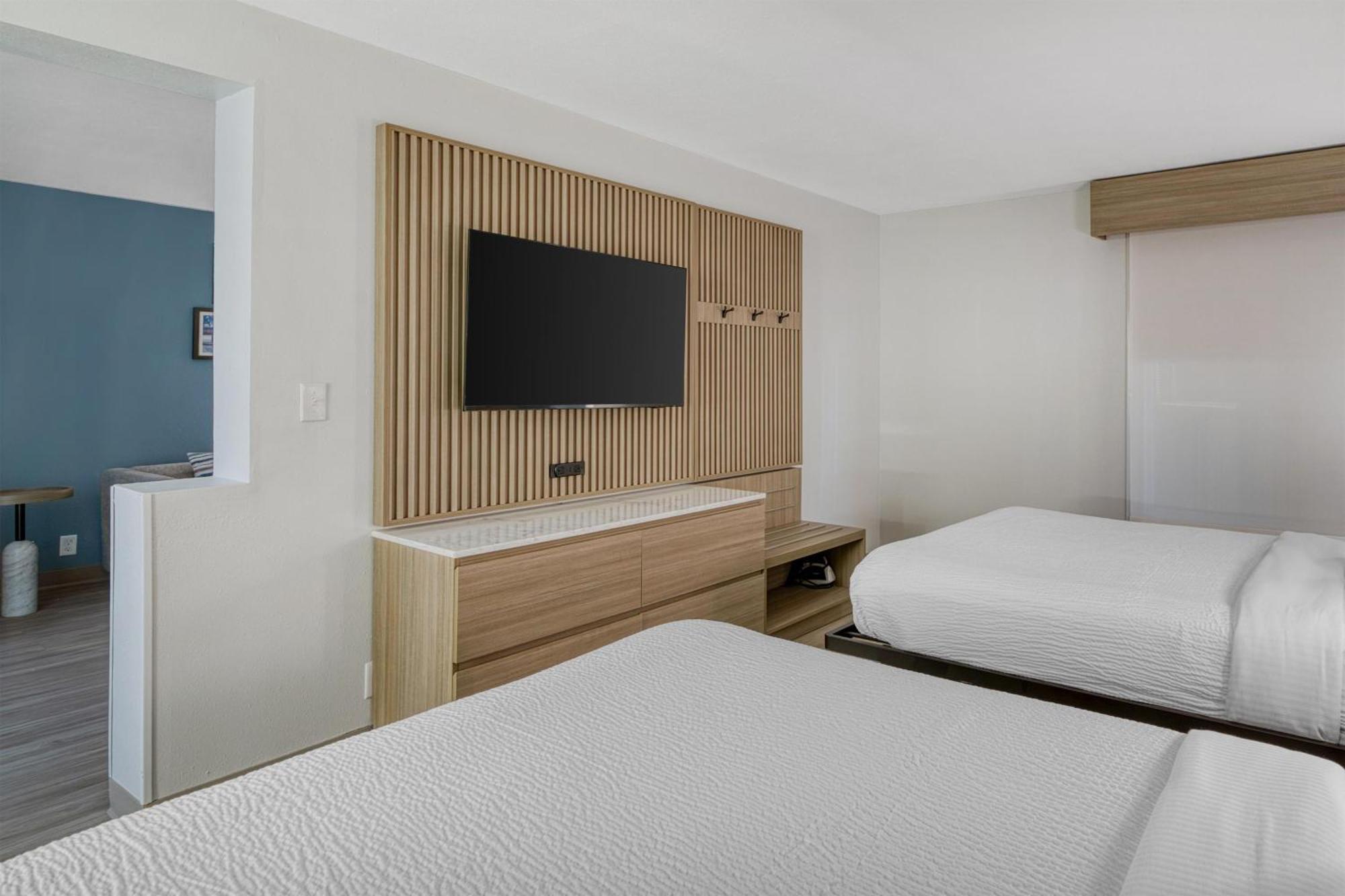 Queen Suite with Two Queen Beds