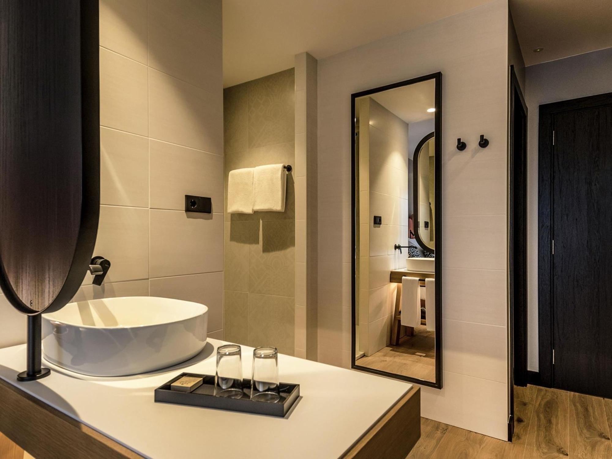 Privilege Room
