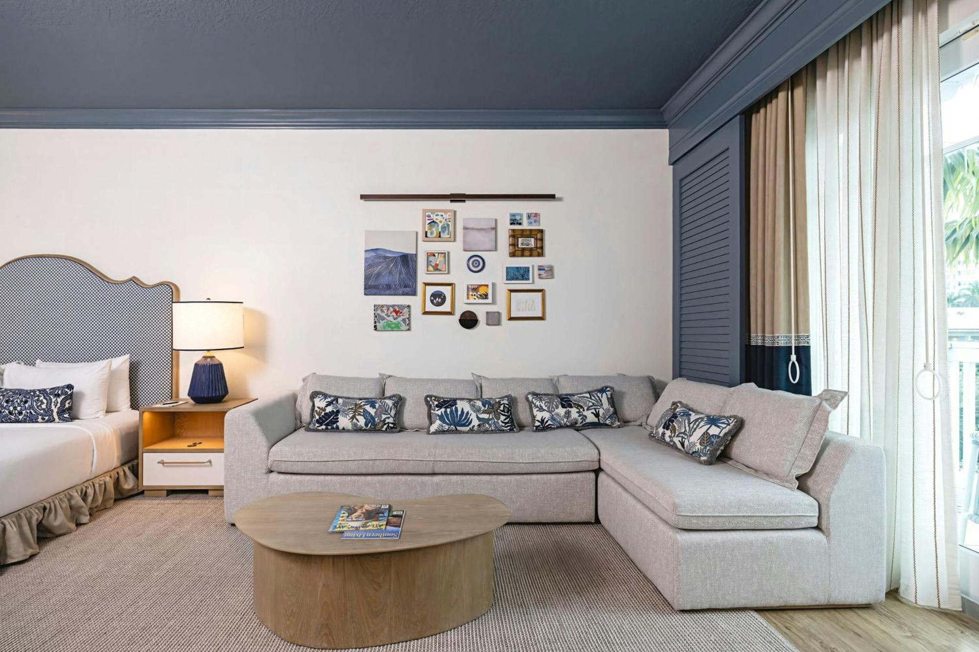 Deluxe King Room Sofa Bed City View